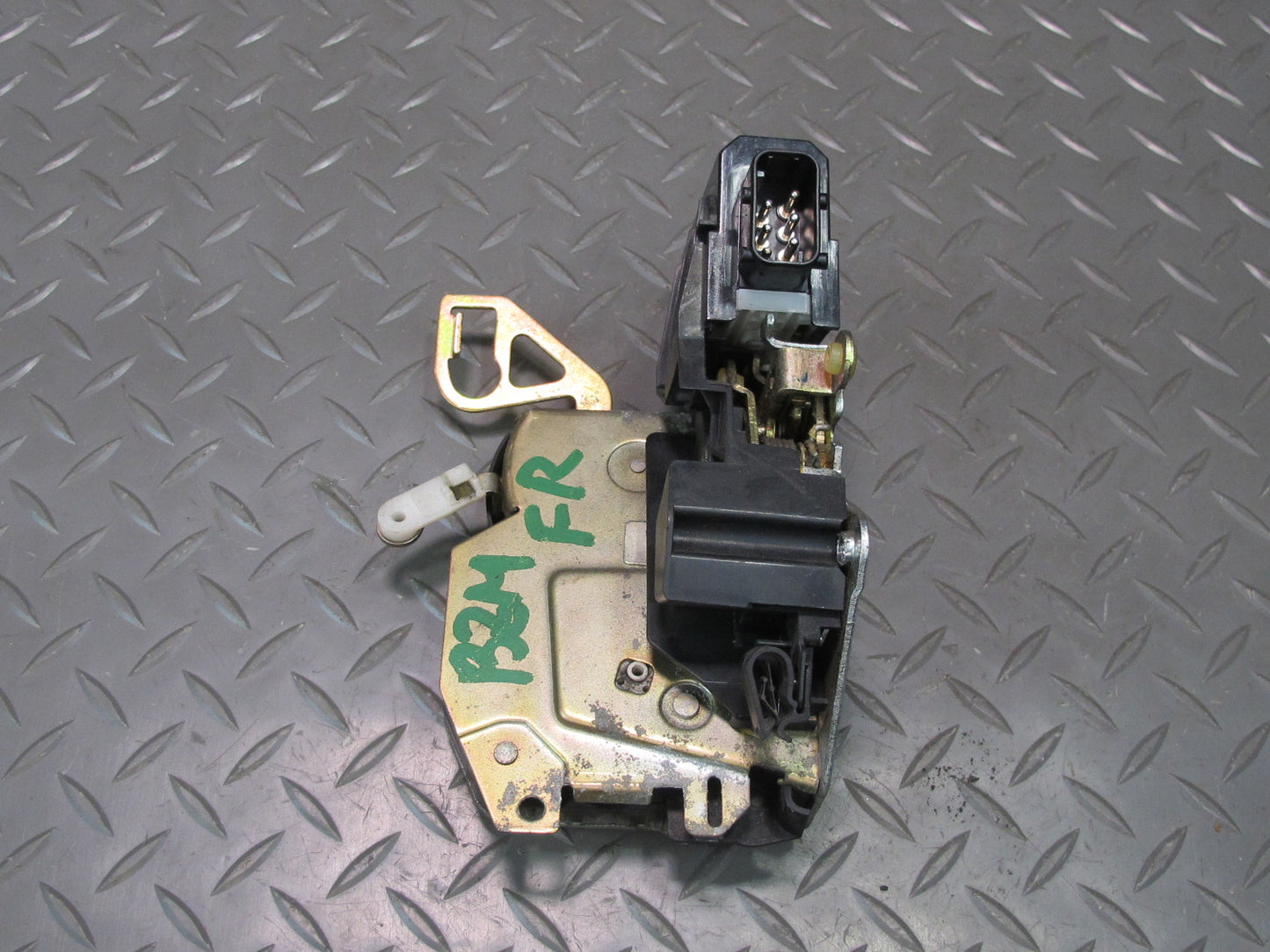 96-02 BMW E36/7 Z3 Right Passenger Door Lock Latch Actuator 8353012 OEM