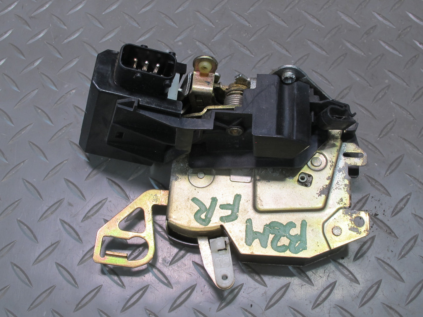 96-02 BMW E36/7 Z3 Right Passenger Door Lock Latch Actuator 8353012 OEM