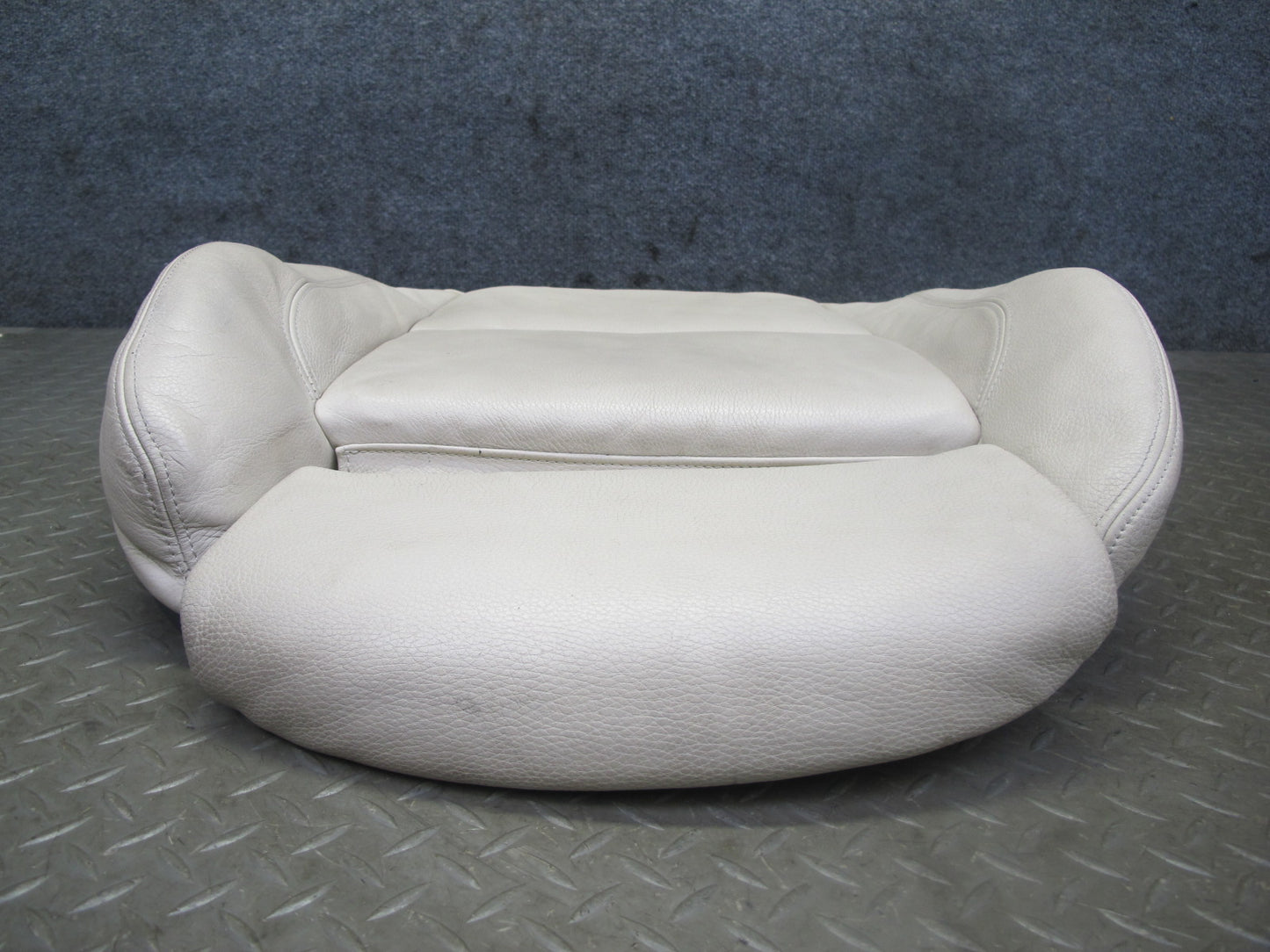 07-09 BMW E93 335i Convertible Front Right Sport Seat Lower Leather Cushion OEM