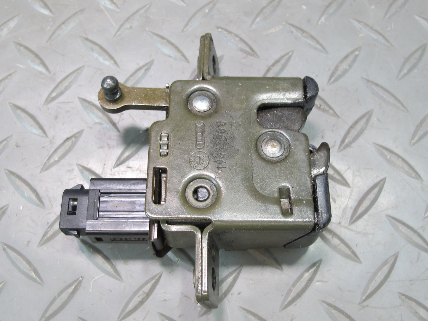 96-02 BMW E36/7 Z3 Roadster Rear Trunk Lid Lock Latch Actuator 1944690 OEM