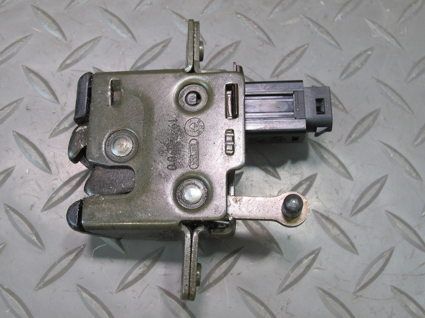 96-02 BMW E36/7 Z3 Roadster Rear Trunk Lid Lock Latch Actuator 1944690 OEM