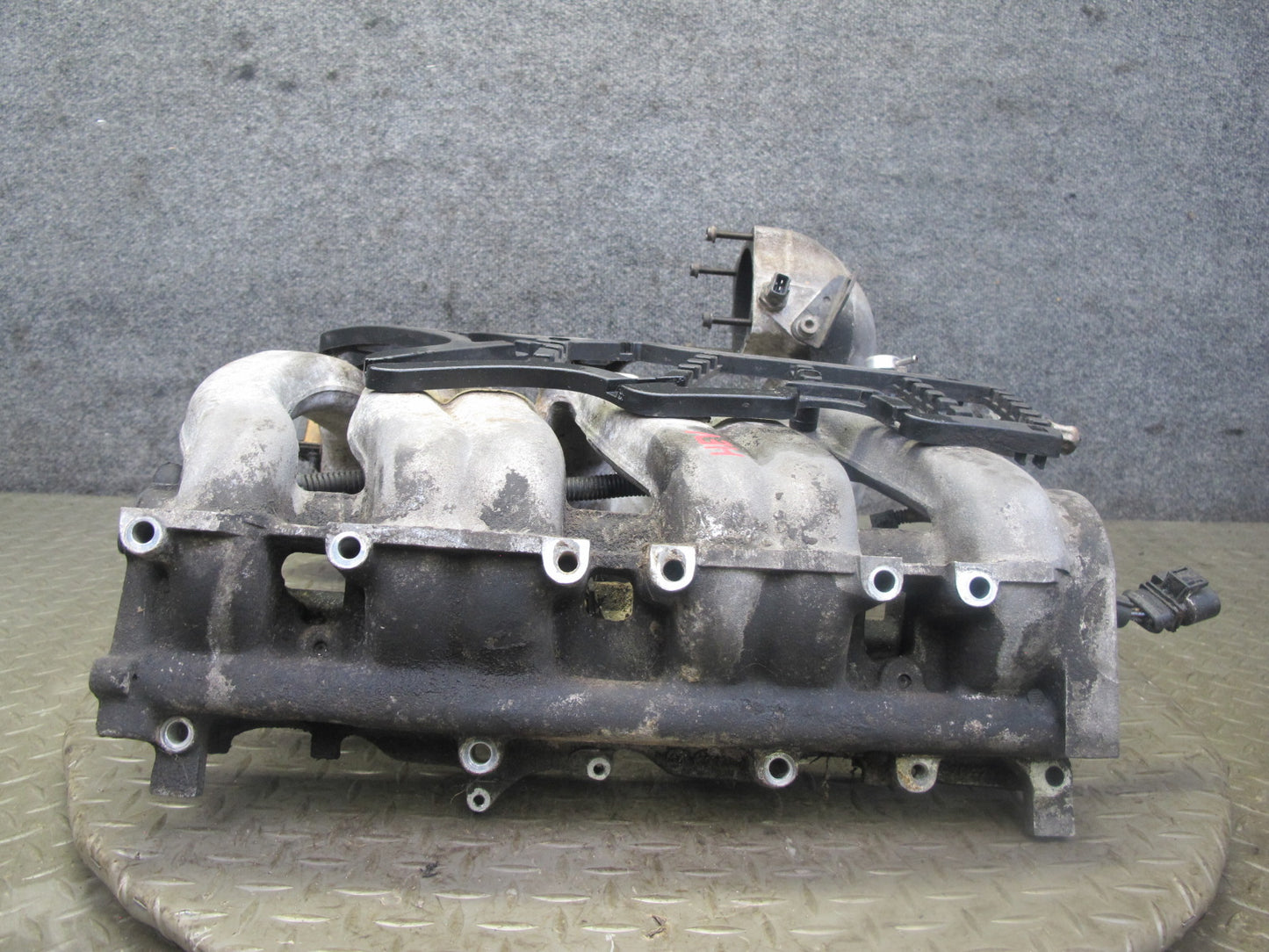 99-00 VW Eurovan T4 2.8L AES VR6 Engine Intake Manifold 021133223AF OEM