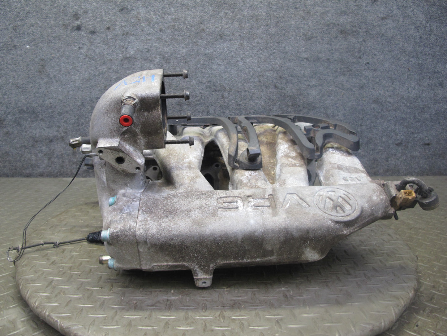 99-00 VW Eurovan T4 2.8L AES VR6 Engine Intake Manifold 021133223AF OEM