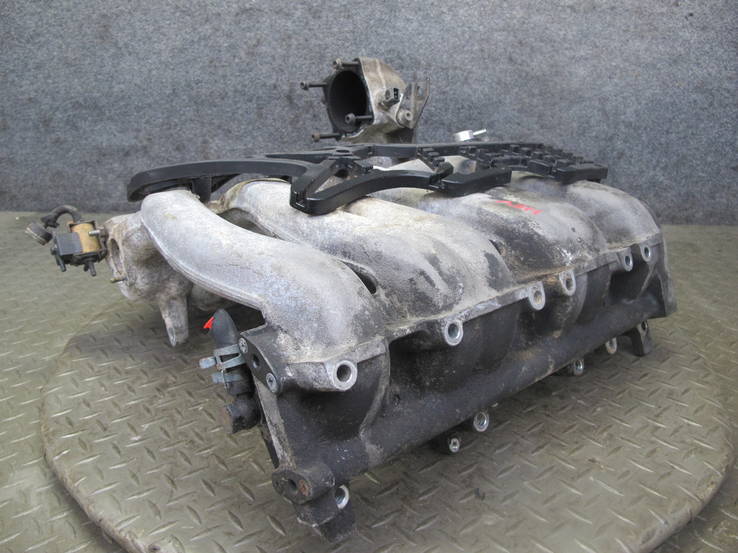 99-00 VW Eurovan T4 2.8L AES VR6 Engine Intake Manifold 021133223AF OEM