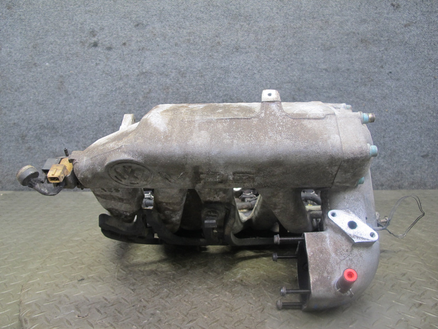 99-00 VW Eurovan T4 2.8L AES VR6 Engine Intake Manifold 021133223AF OEM