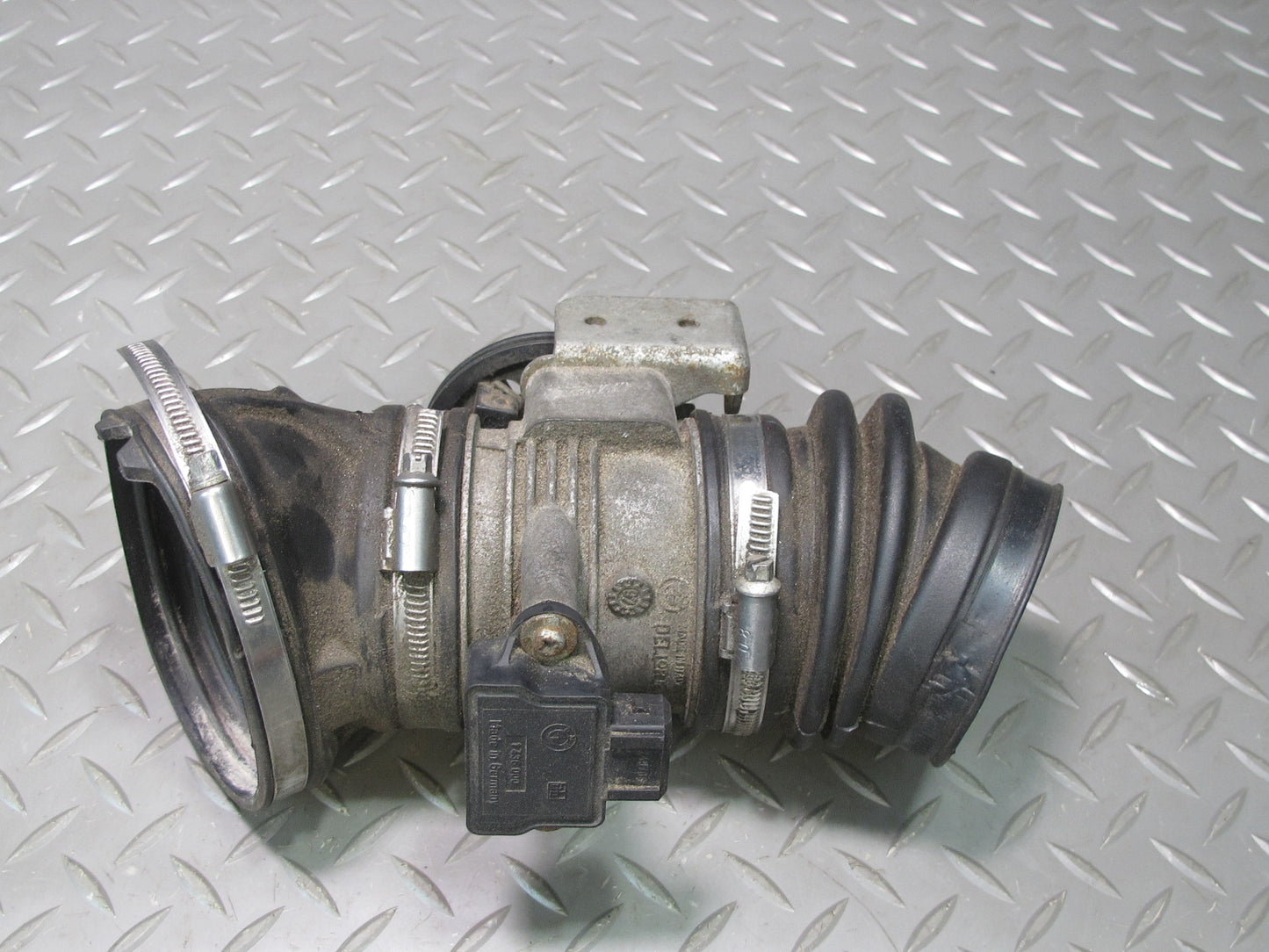 97-99 BMW E36/7 Z3 1.9L M44 Throttle Body w Boot & Valve Switch Assembly OEM