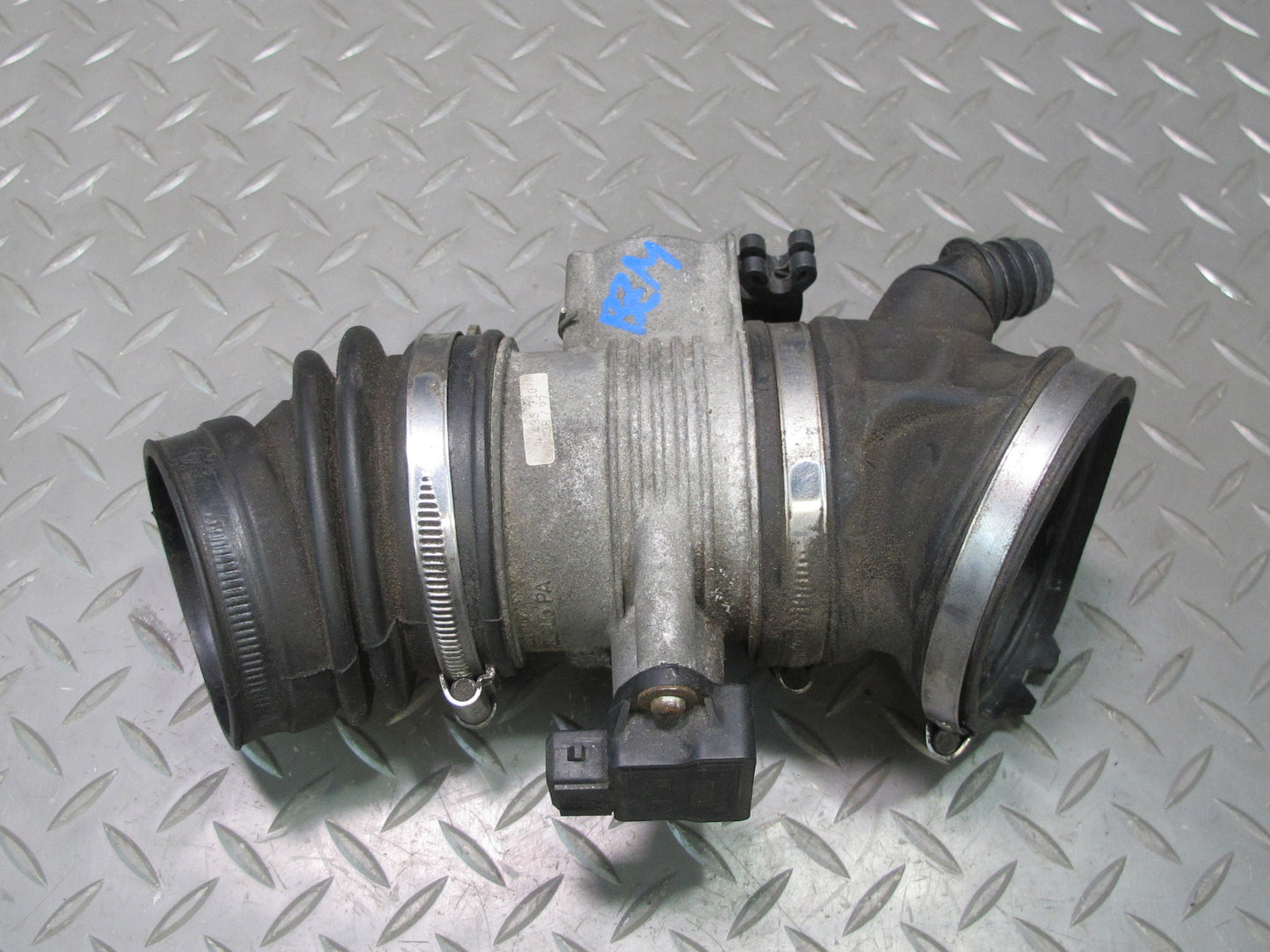 97-99 BMW E36/7 Z3 1.9L M44 Throttle Body w Boot & Valve Switch Assembly OEM