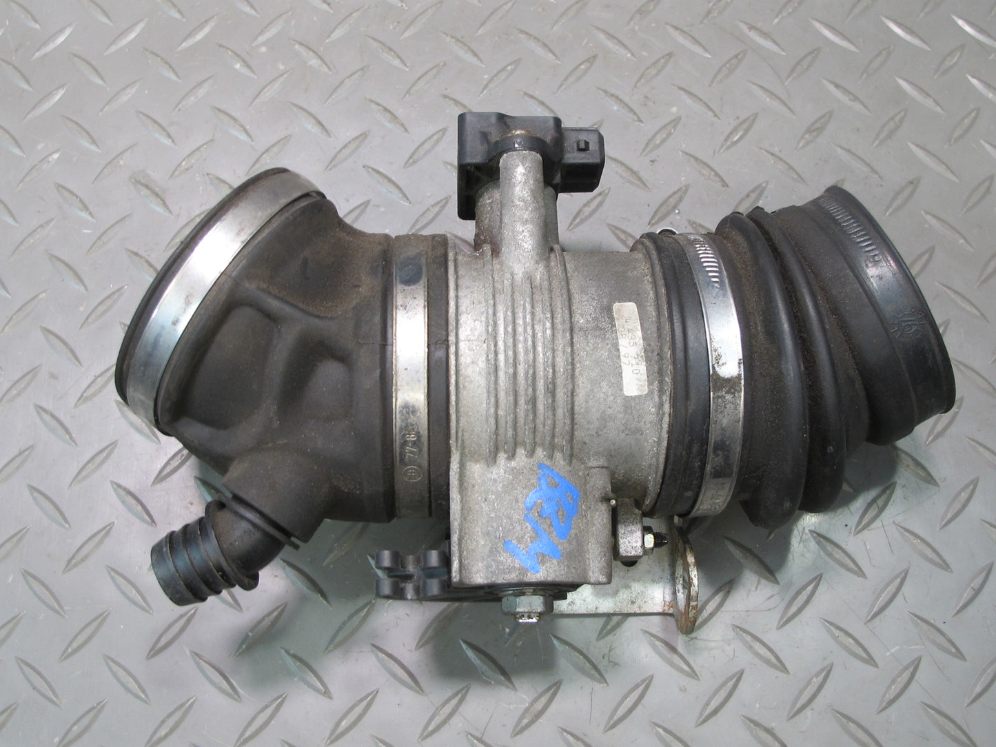 97-99 BMW E36/7 Z3 1.9L M44 Throttle Body w Boot & Valve Switch Assembly OEM