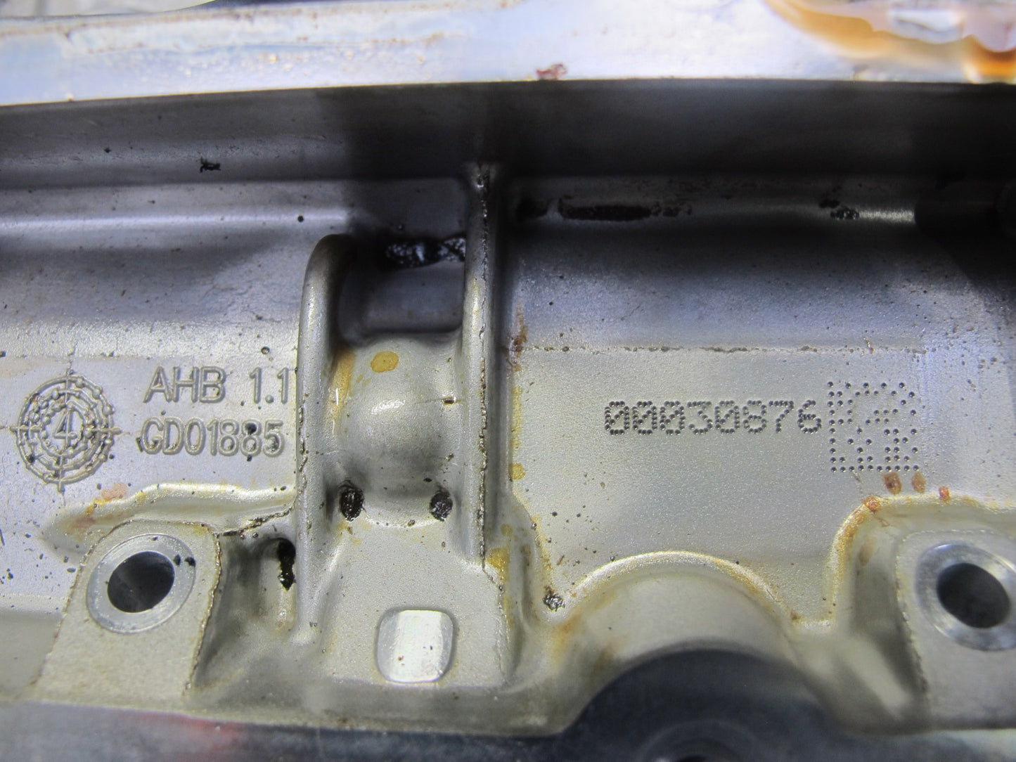 17-23 Porsche Panamera 971 2.9L Csza Engine Left Cylinder Head Valve Cover 43k