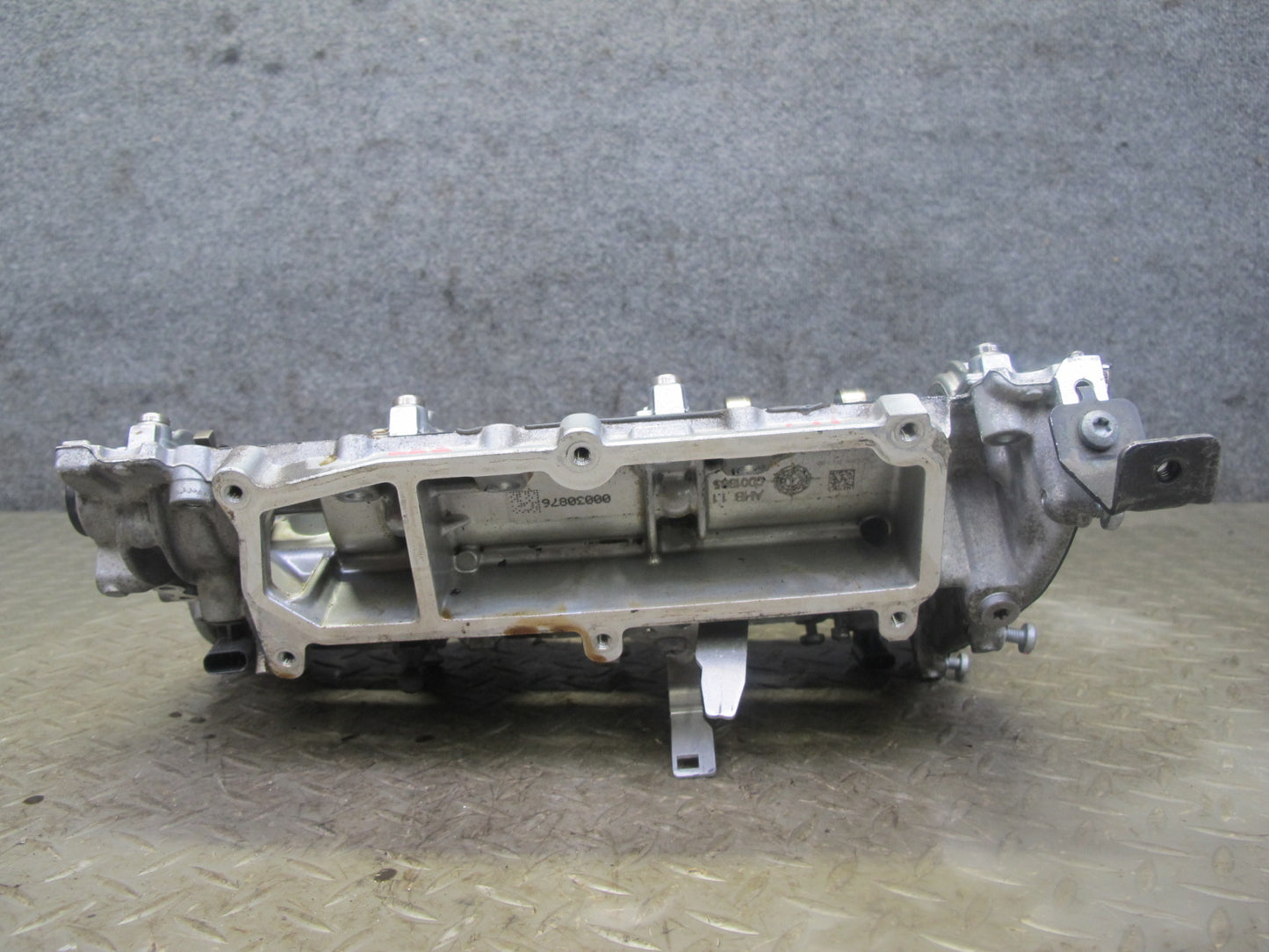 17-23 Porsche Panamera 971 2.9L Csza Engine Left Cylinder Head Valve Cover 43k