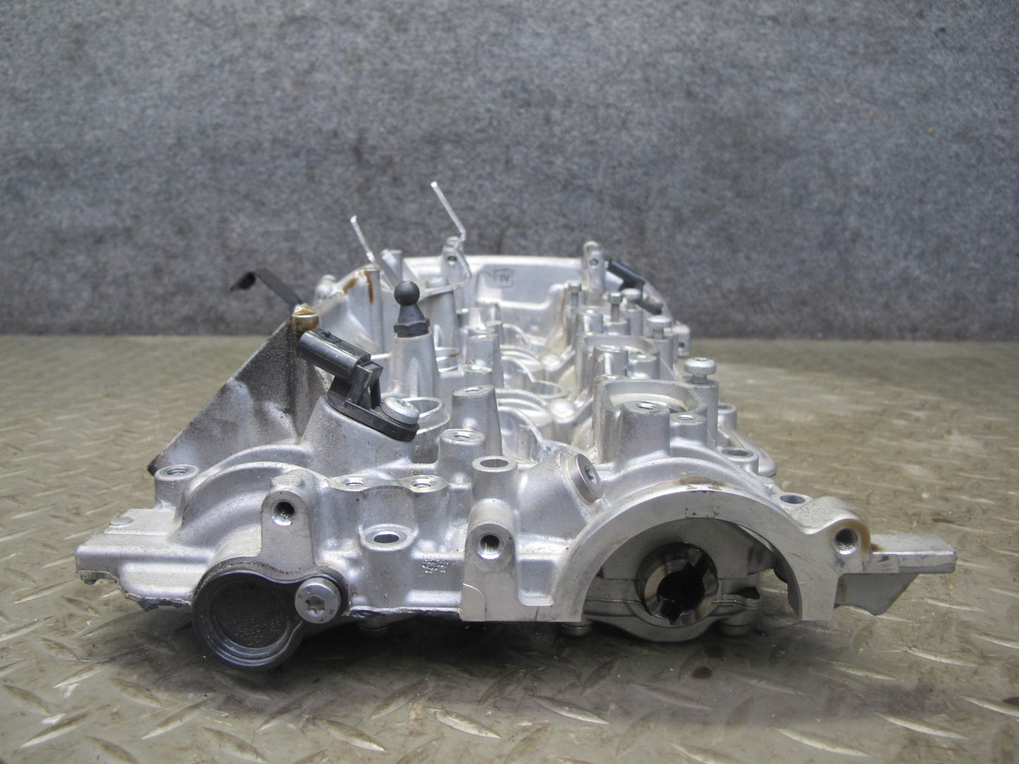 17-23 Porsche Panamera 971 2.9L Csza Engine Left Cylinder Head Valve Cover 43k