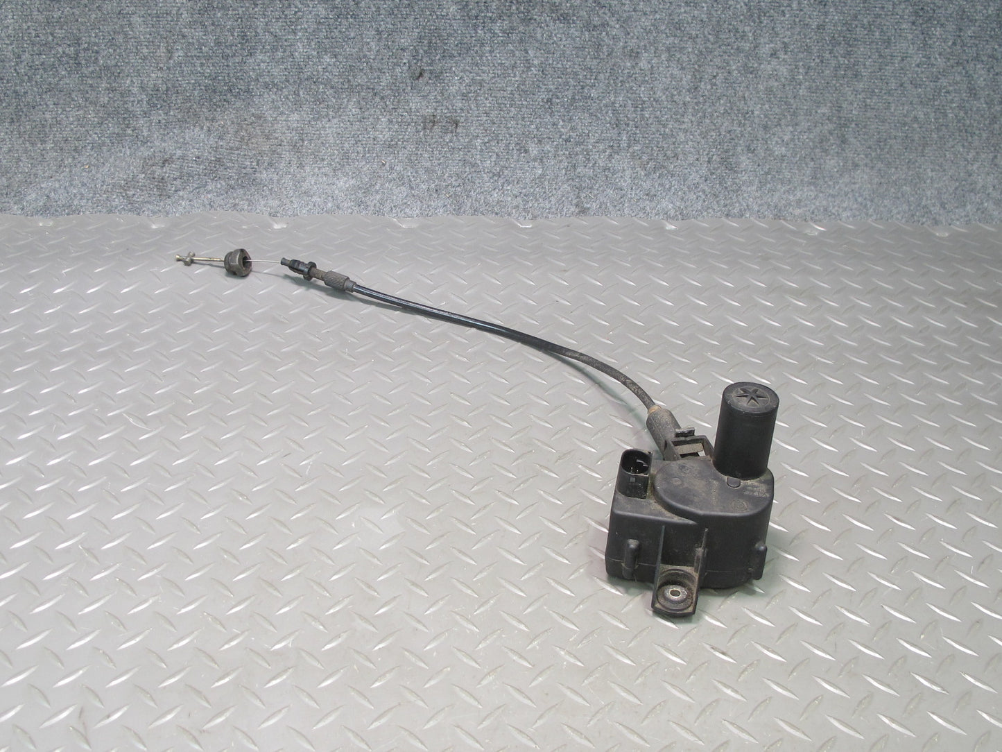 97-98 BMW E36/7 Z3 1.9L Roadster Cruise Control Actuator w Cable 8369027 OEM