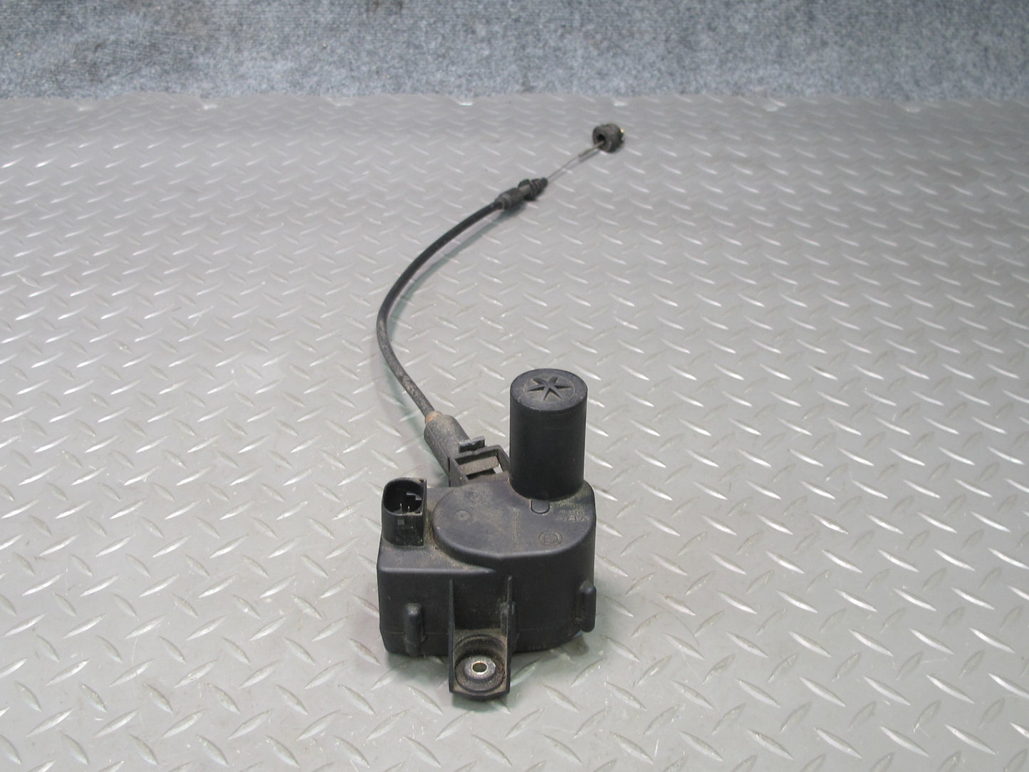 97-98 BMW E36/7 Z3 1.9L Roadster Cruise Control Actuator w Cable 8369027 OEM