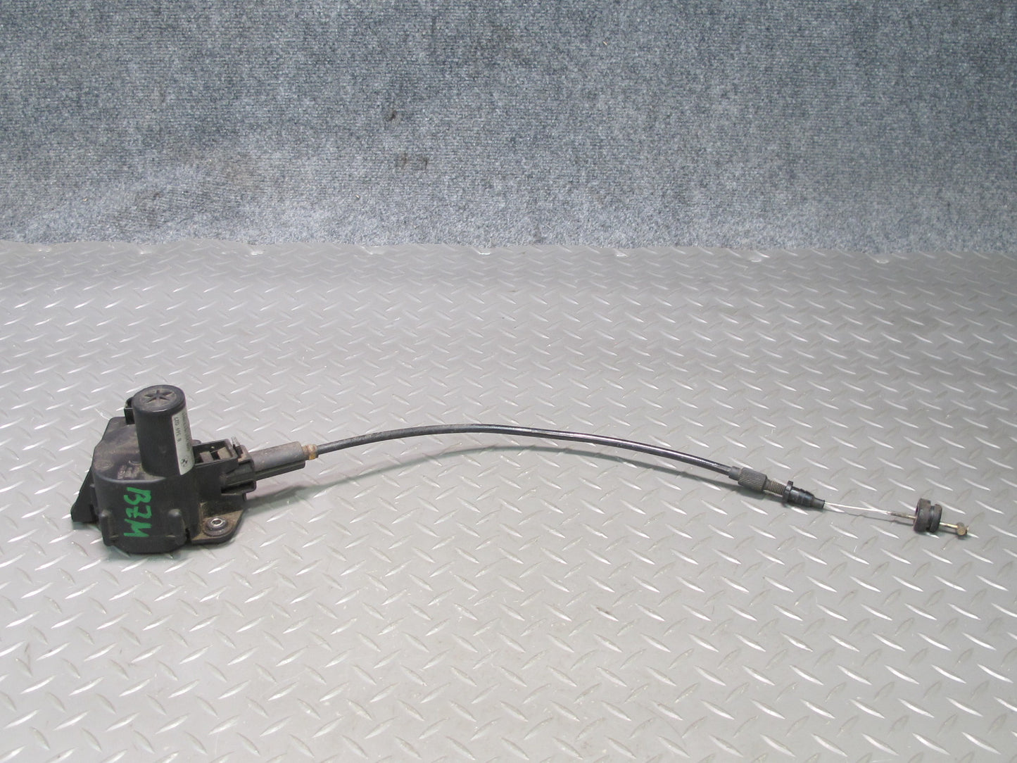 97-98 BMW E36/7 Z3 1.9L Roadster Cruise Control Actuator w Cable 8369027 OEM