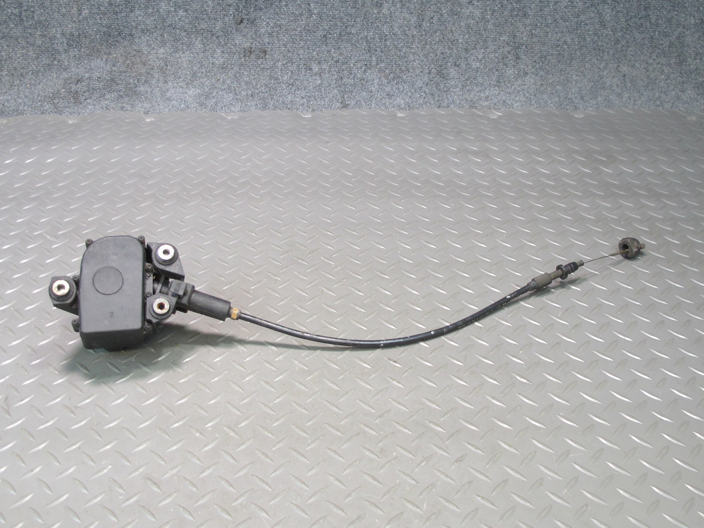 97-98 BMW E36/7 Z3 1.9L Roadster Cruise Control Actuator w Cable 8369027 OEM