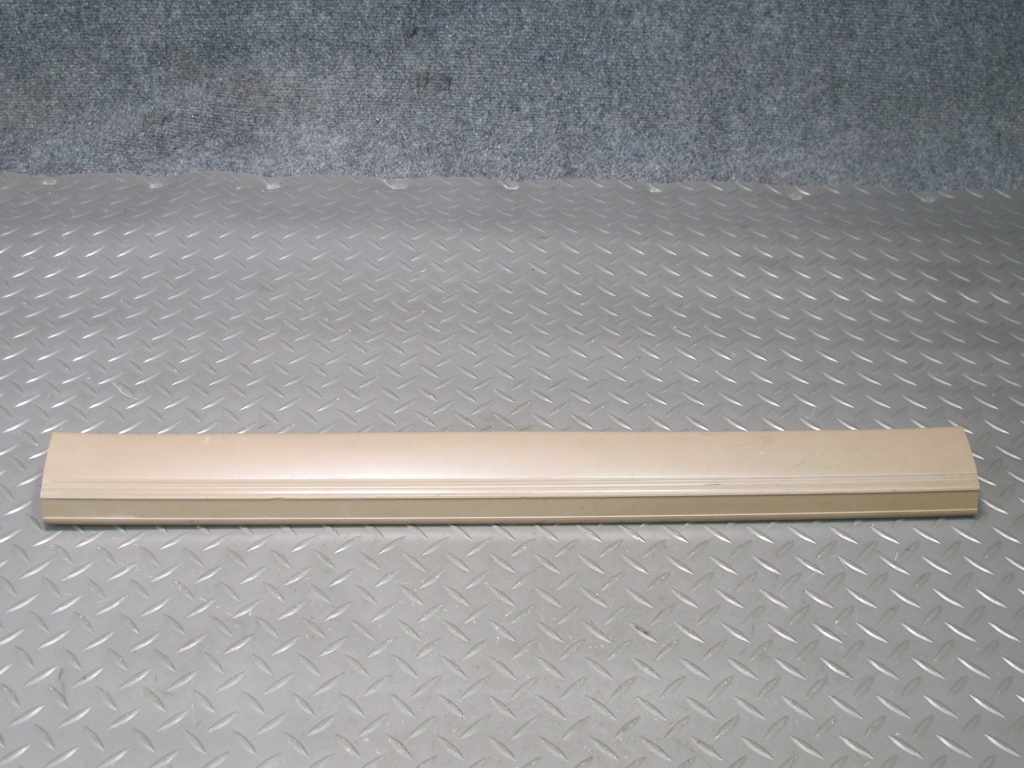 96-02 BMW E36/7 Z3 Roadster Right Door Sill Trim Carpet Holder Beige 8397547 OEM