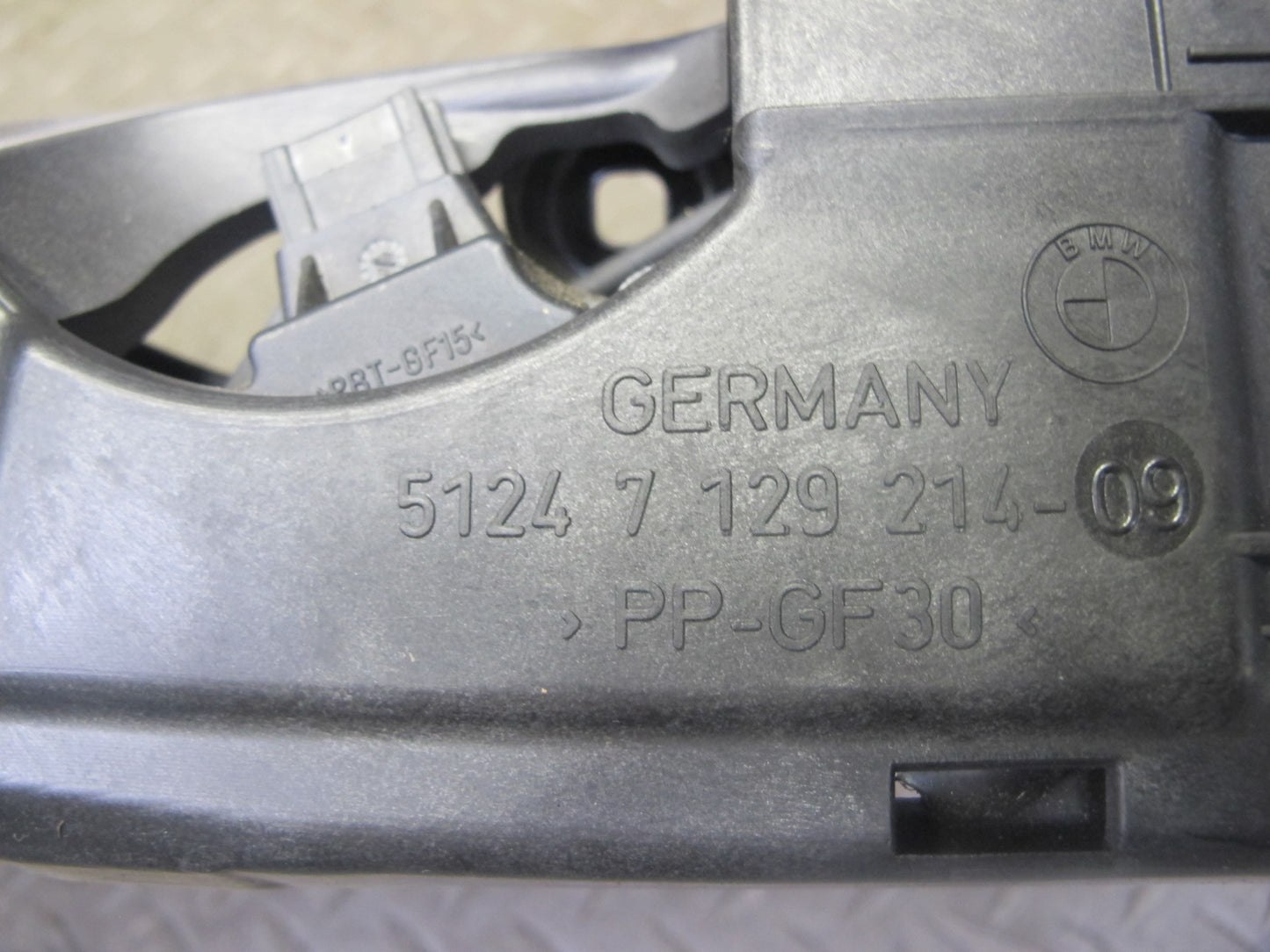 07-13 BMW E93 335i Convertible Rear Trunk Lid Locking Mechanism 7129214 OEM