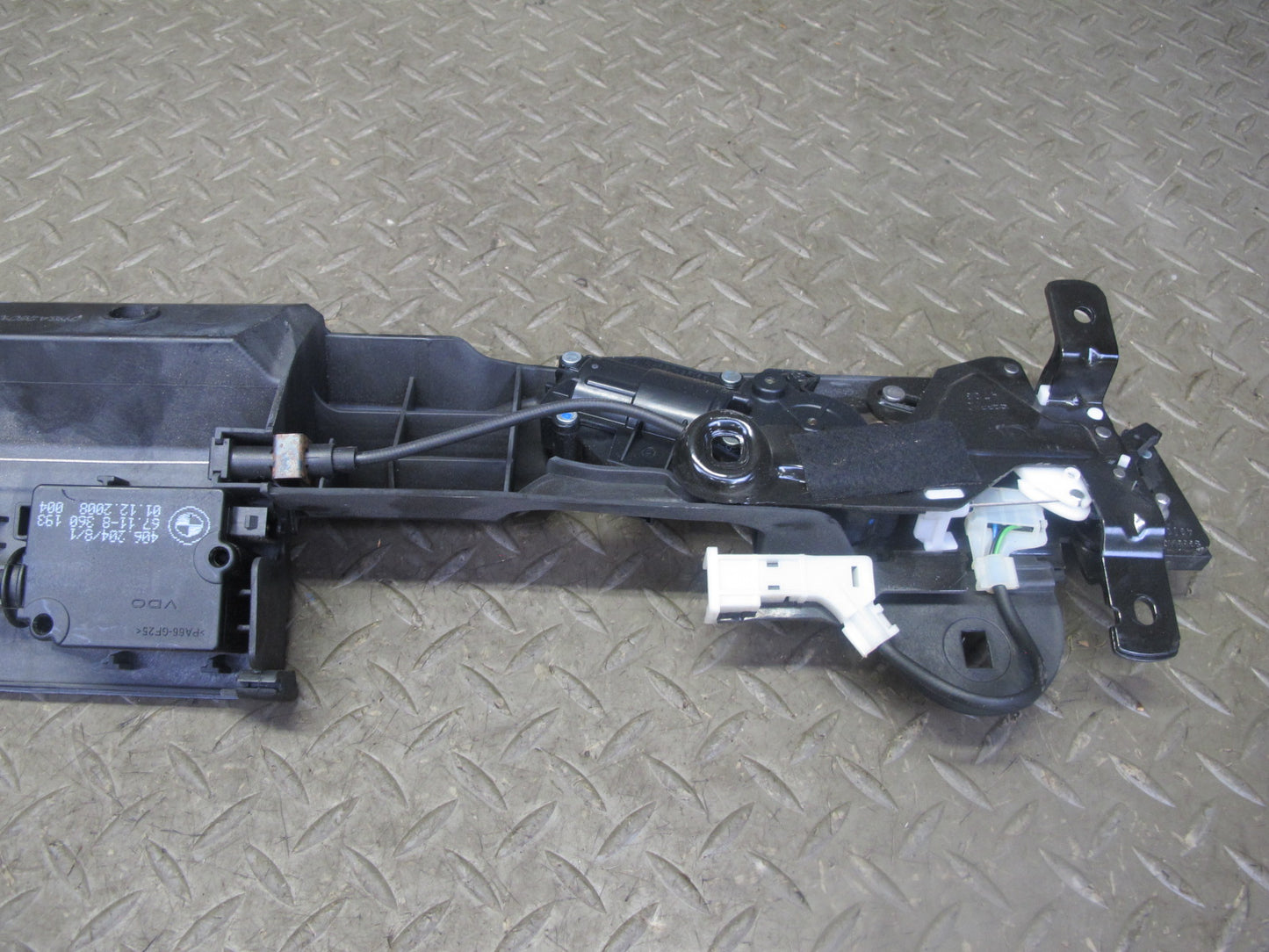 07-13 BMW E93 335i Convertible Rear Trunk Lid Locking Mechanism 7129214 OEM