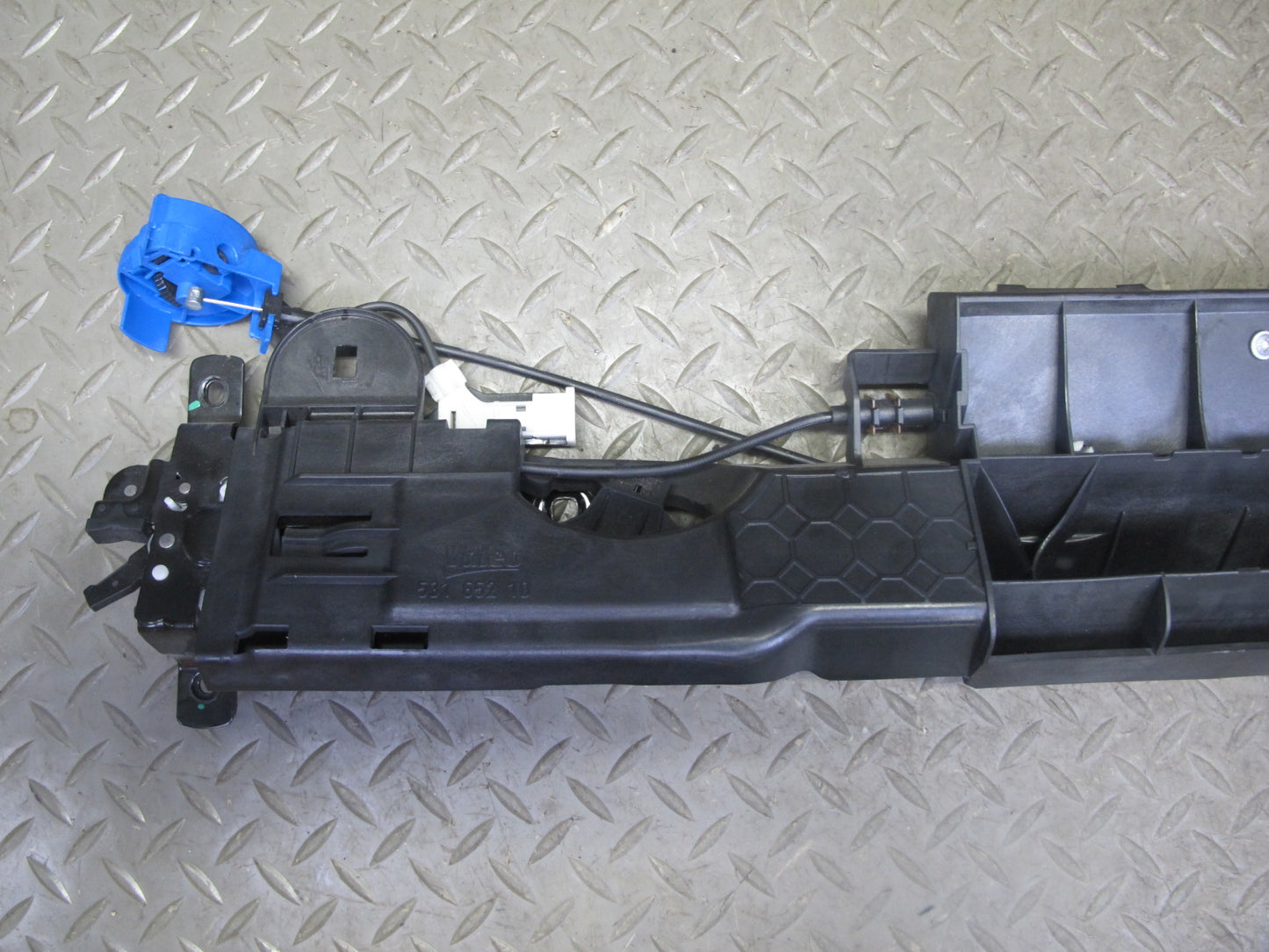 07-13 BMW E93 335i Convertible Rear Trunk Lid Locking Mechanism 7129214 OEM
