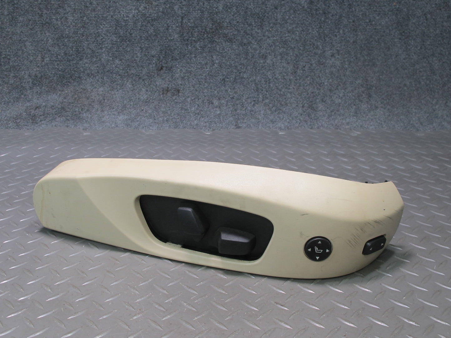 07-09 BMW E93 Convertible Front Right Seat Adjust Lumbar Switch w Trim  OEM