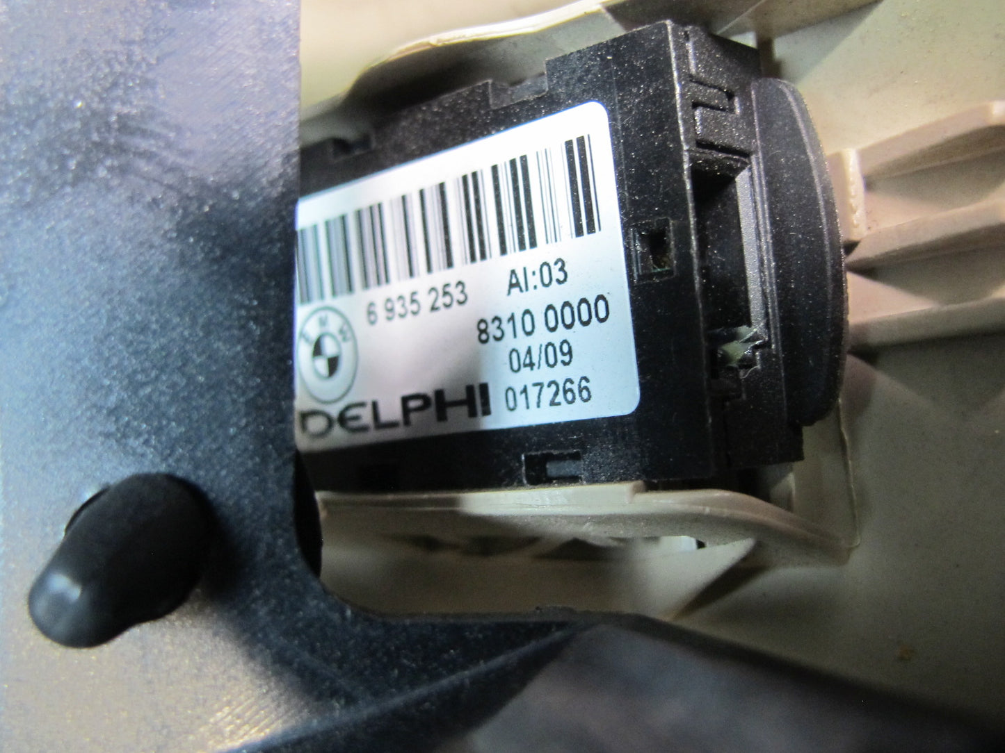 07-09 BMW E93 Convertible Front Right Seat Adjust Lumbar Switch w Trim  OEM