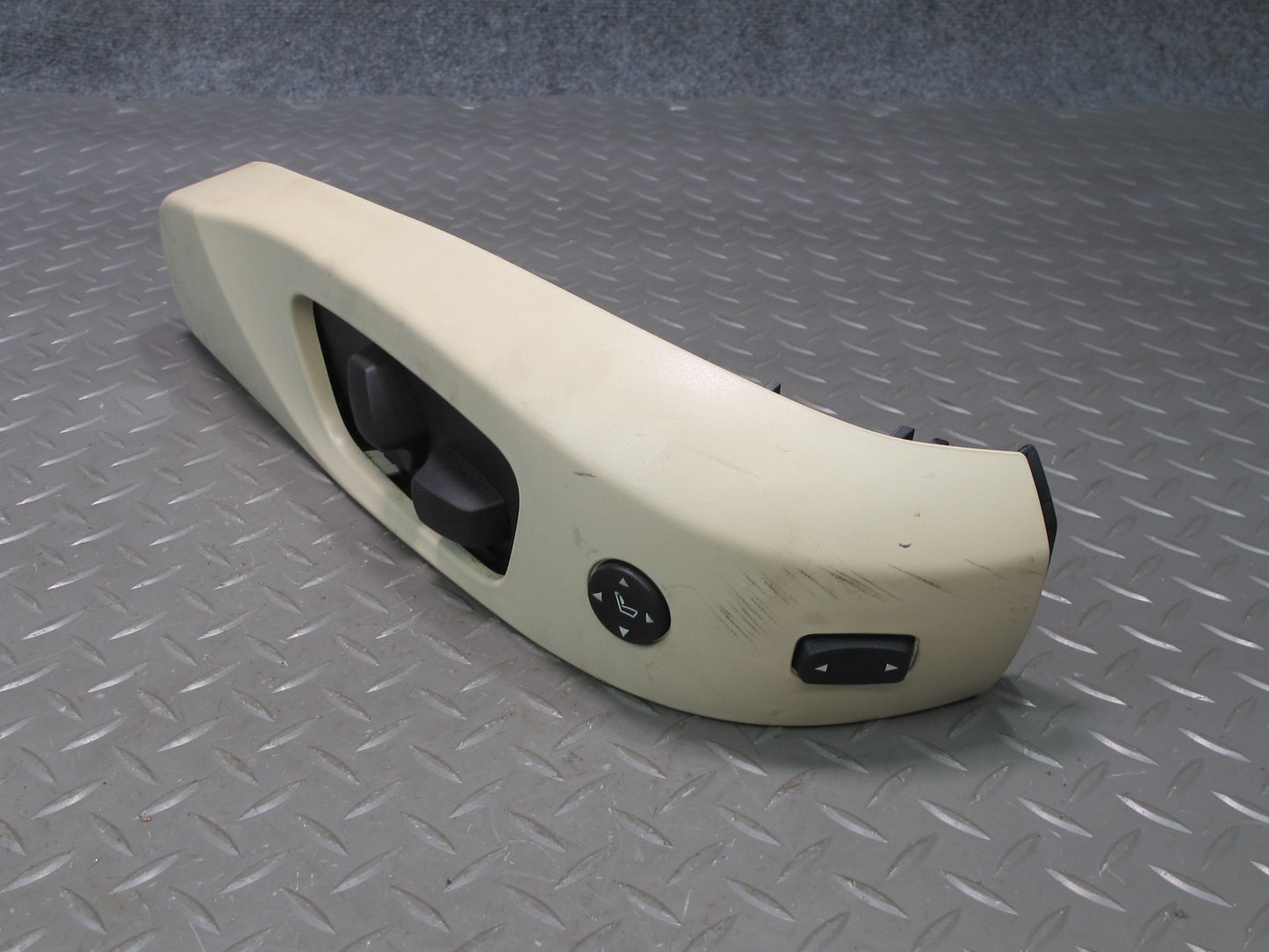 07-09 BMW E93 Convertible Front Right Seat Adjust Lumbar Switch w Trim  OEM