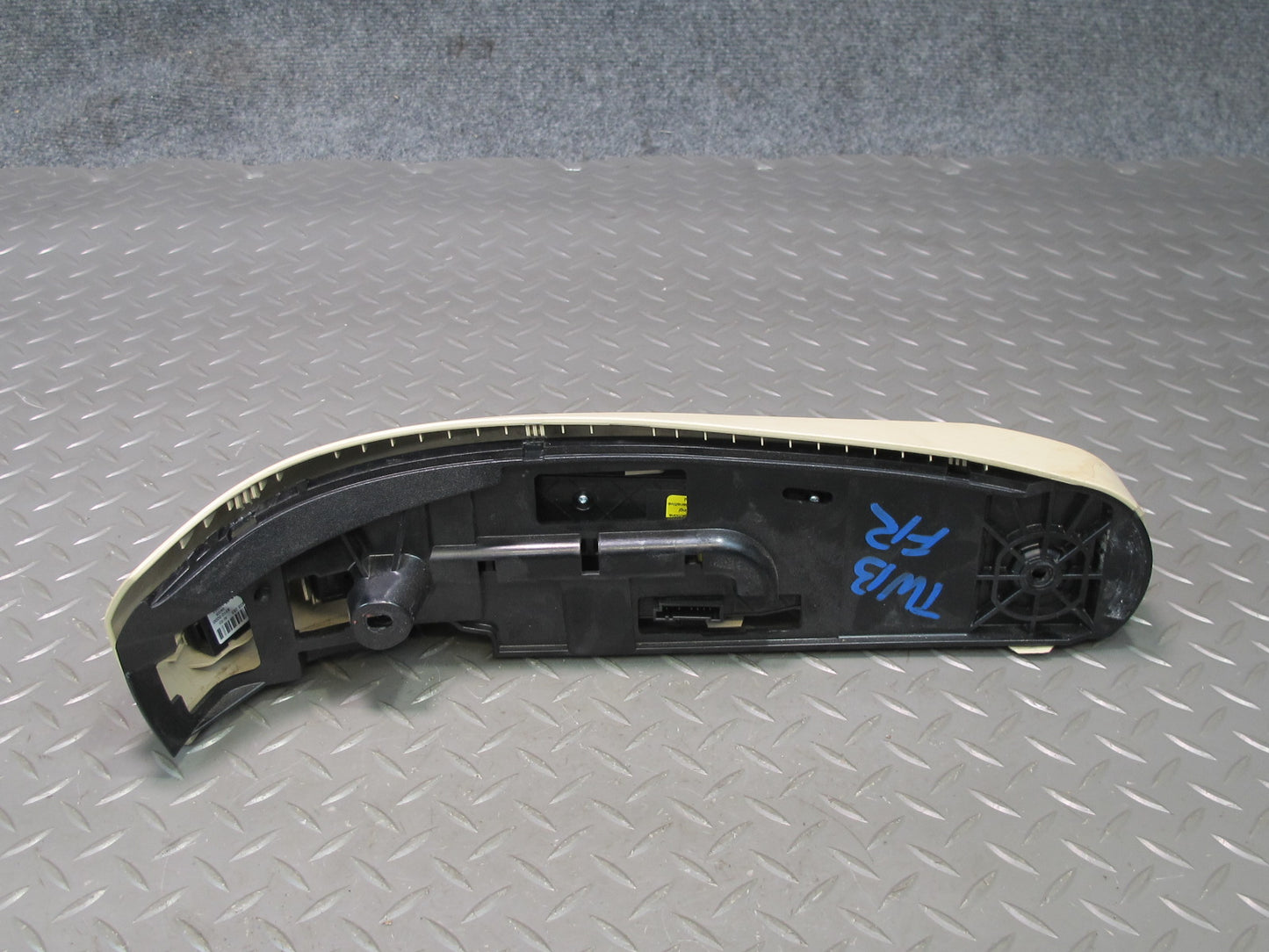 07-09 BMW E93 Convertible Front Right Seat Adjust Lumbar Switch w Trim  OEM