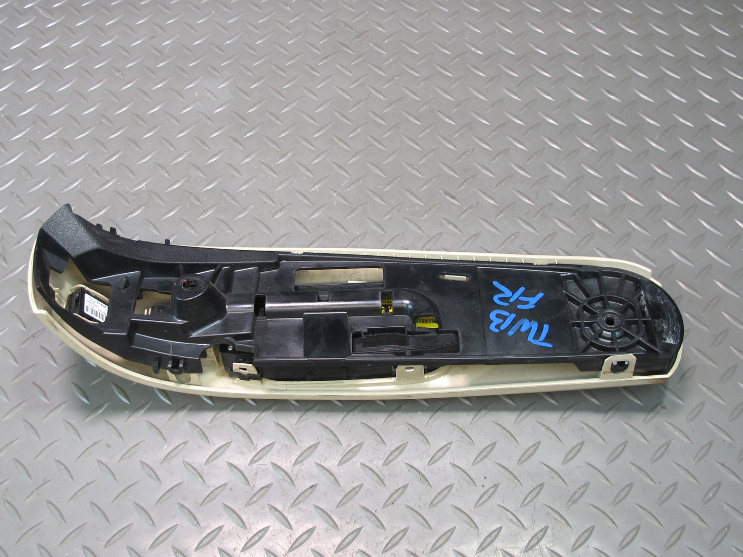 07-09 BMW E93 Convertible Front Right Seat Adjust Lumbar Switch w Trim  OEM