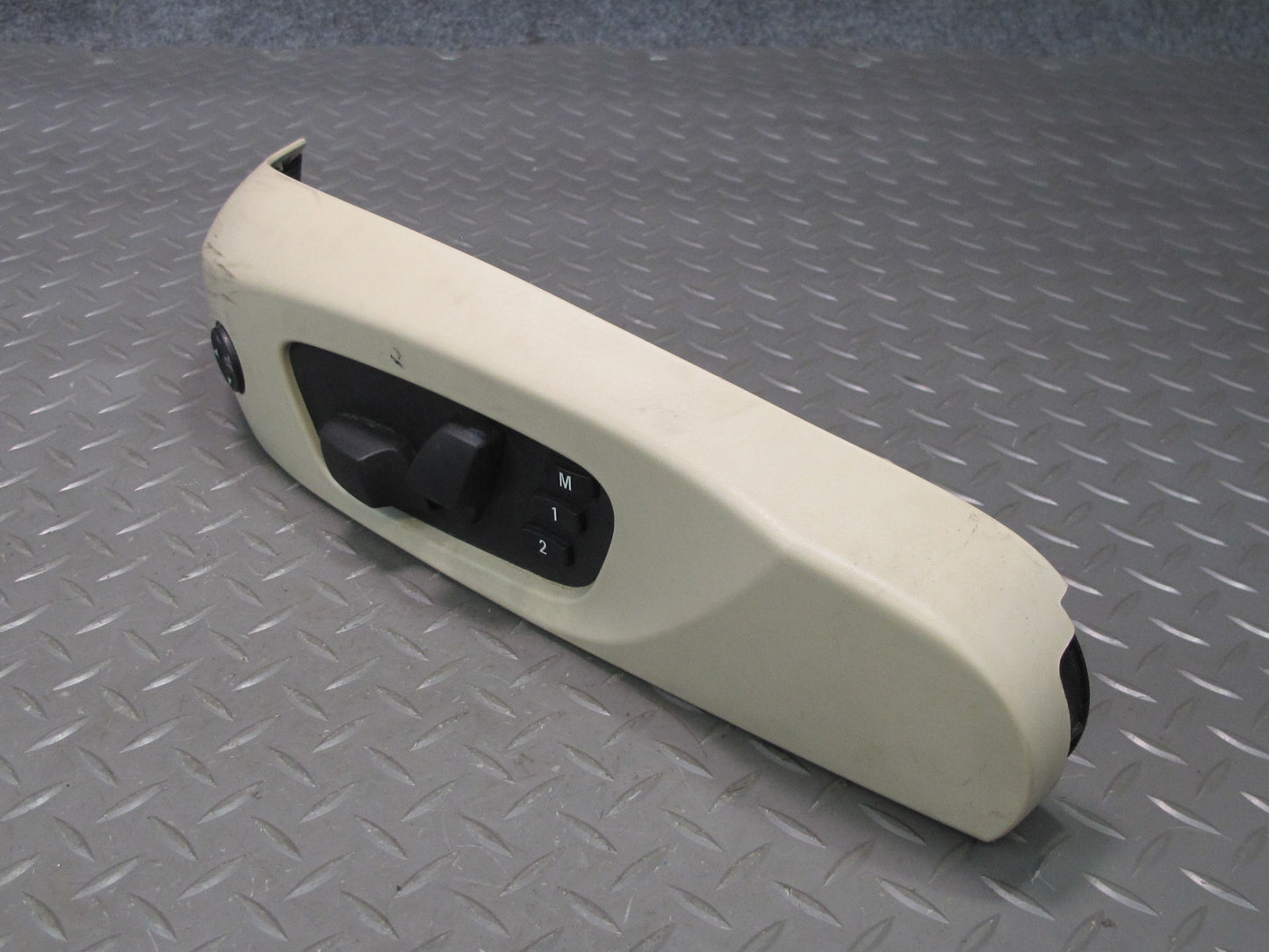 07-09 BMW E93 Convertible Front Left Seat Adjust Lumbar Switch w Trim  OEM