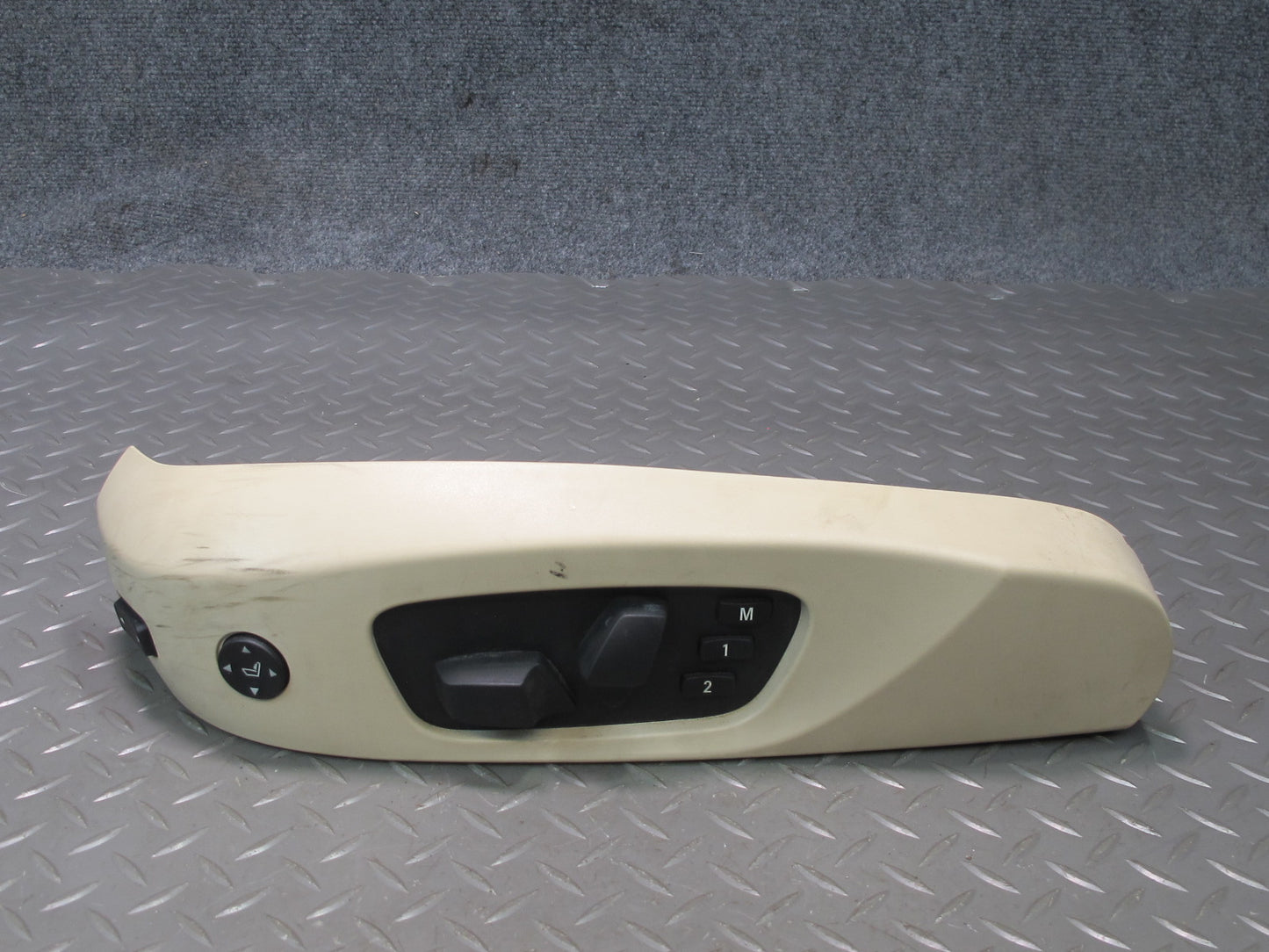 07-09 BMW E93 Convertible Front Left Seat Adjust Lumbar Switch w Trim  OEM