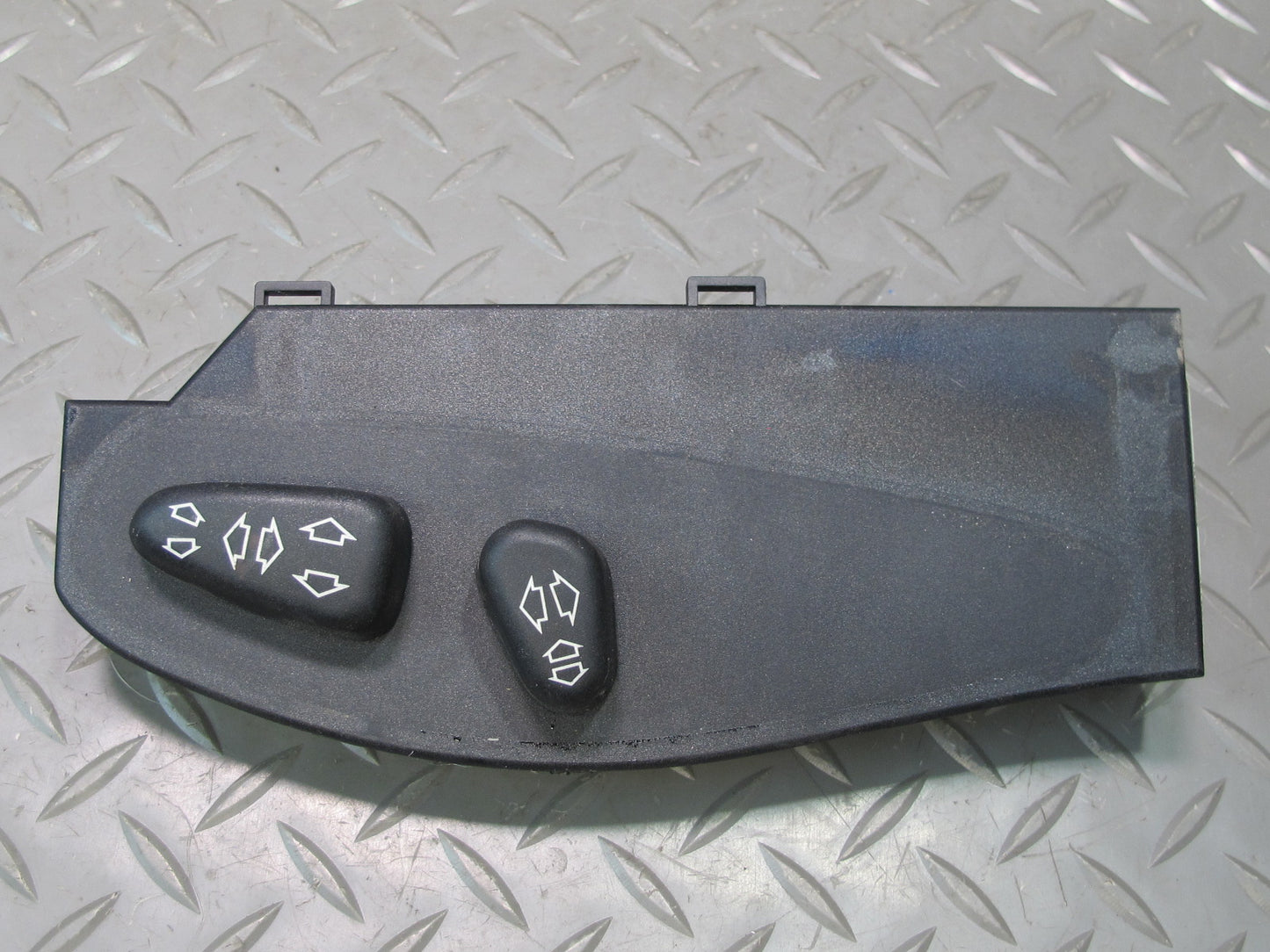 01-06 BMW E46 330ci Convertible Front Right Seat Adjustment Control Switch OEM