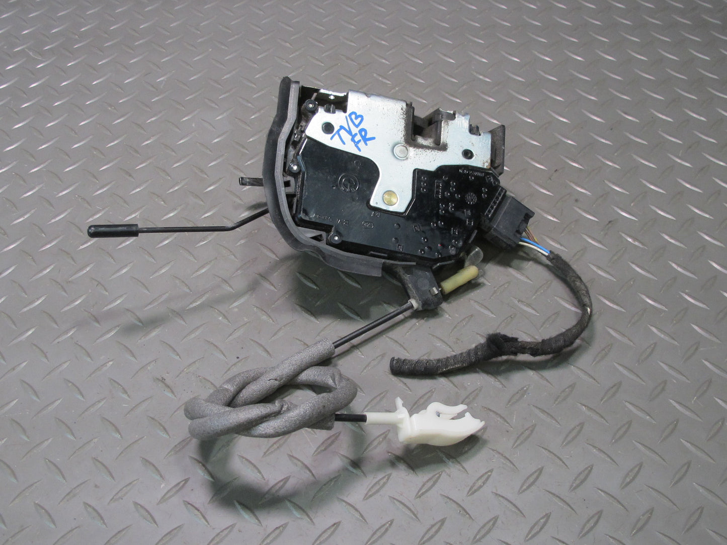 01-06 BMW E46 330Ci Coupe Convertible Right Door Lock Latch Actuator OEM