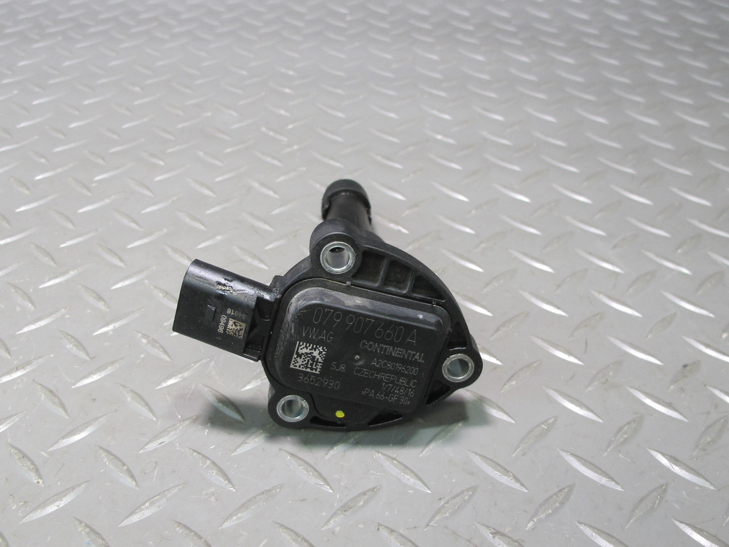 17-23 Porsche Panamera 971 2.9L Engine Oil Level Sensor 079907660A