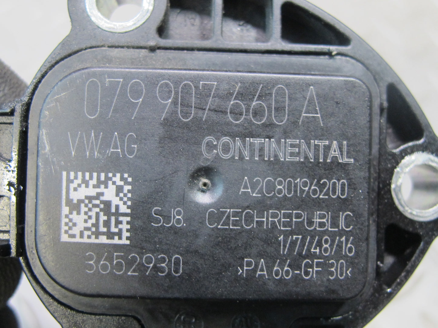 17-23 Porsche Panamera 971 2.9L Engine Oil Level Sensor 079907660A