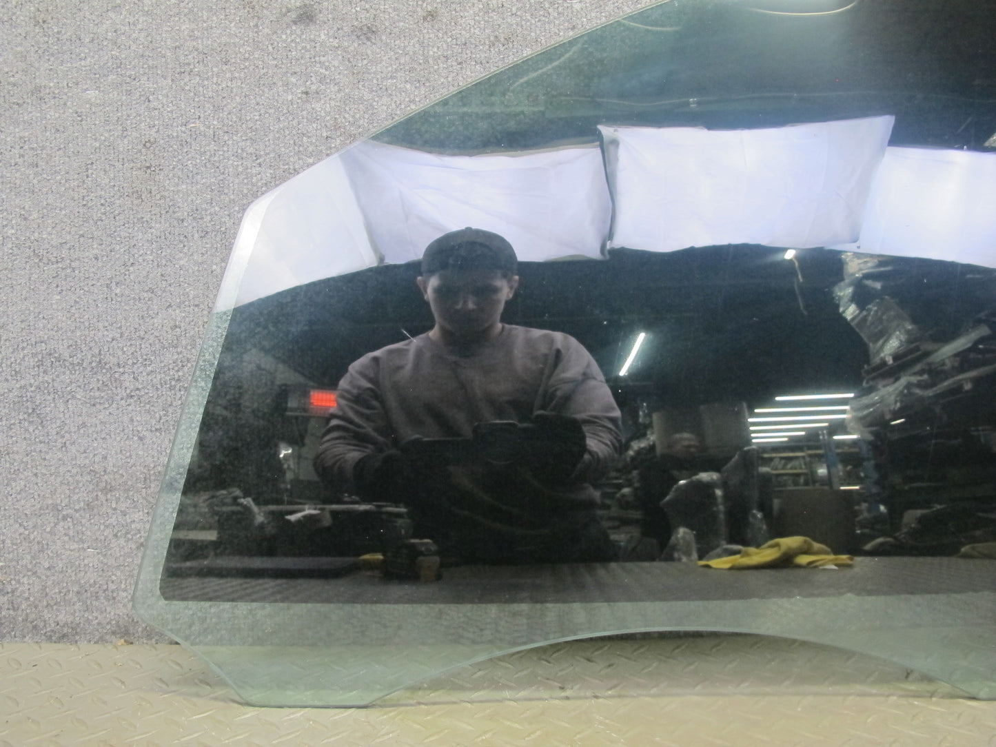 2011-2018 Porsche Cayenne 958 Front Left Driver Side Door Window Glass