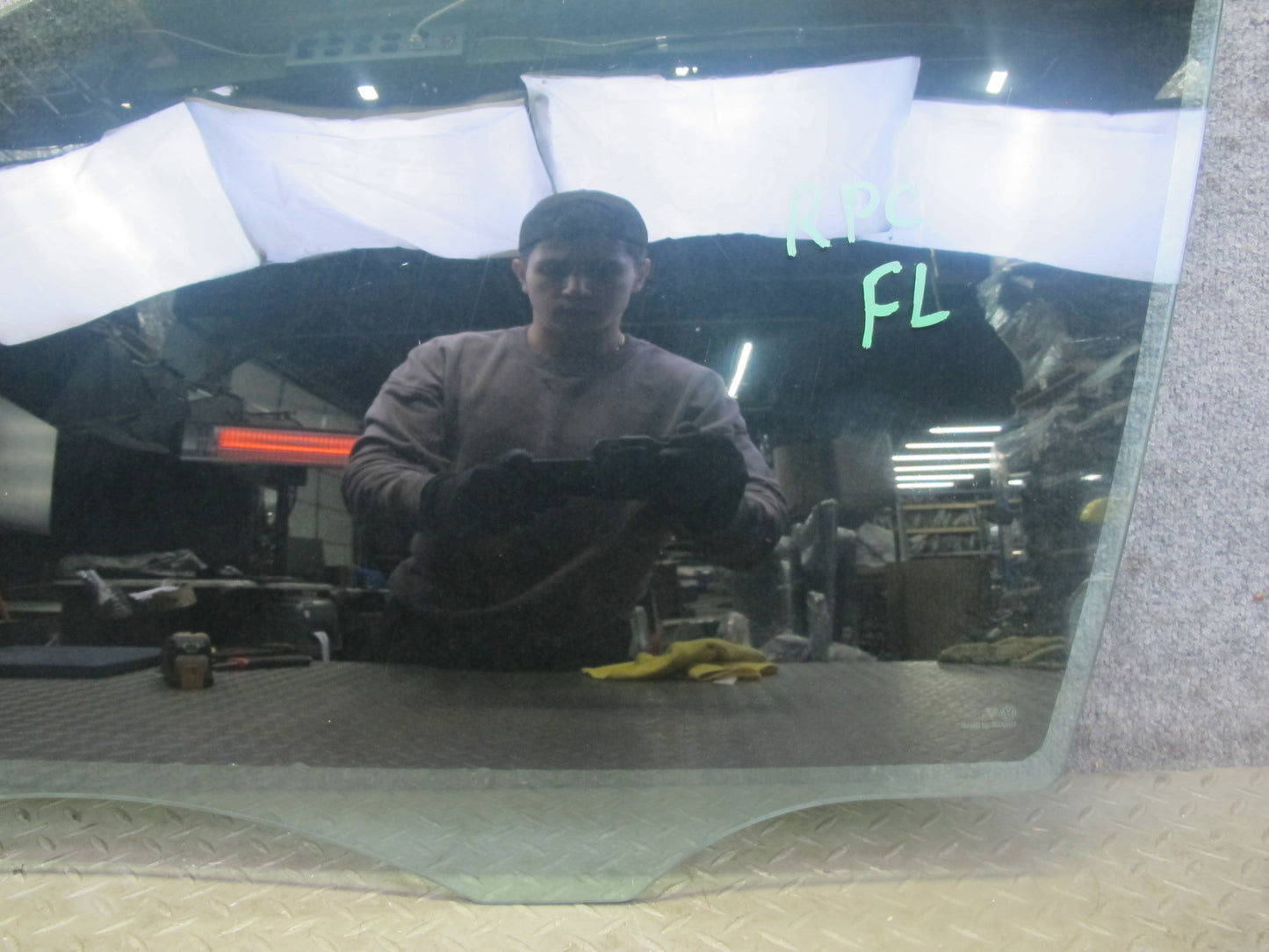 2011-2018 Porsche Cayenne 958 Front Left Driver Side Door Window Glass