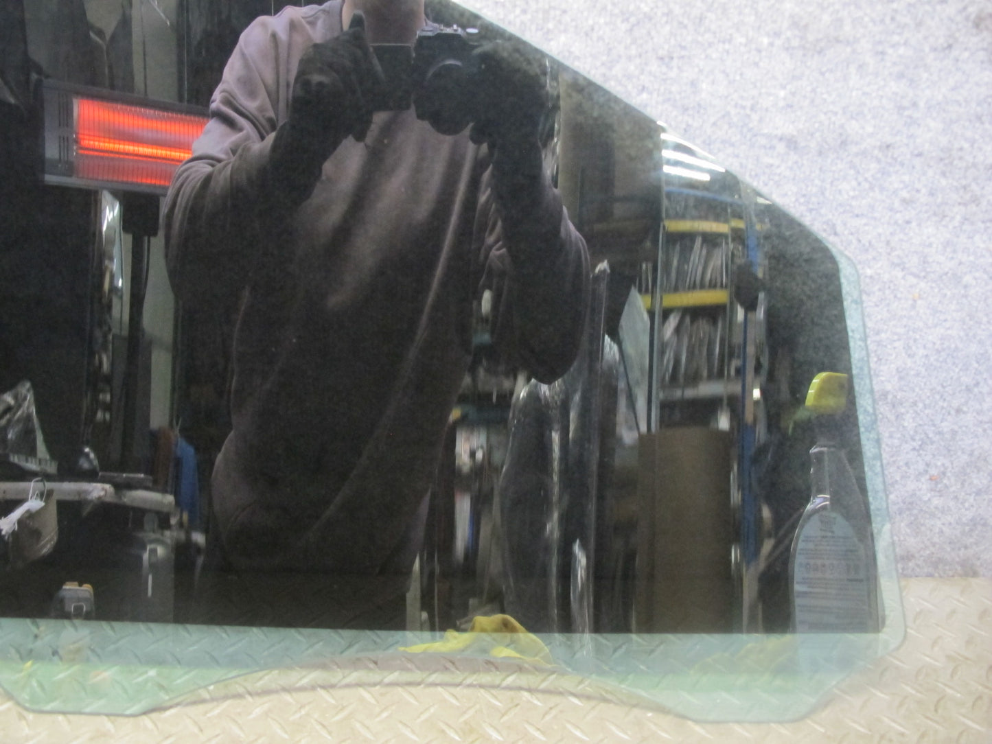 2011-2018 Porsche Cayenne 958 Front Left Driver Side Door Window Glass