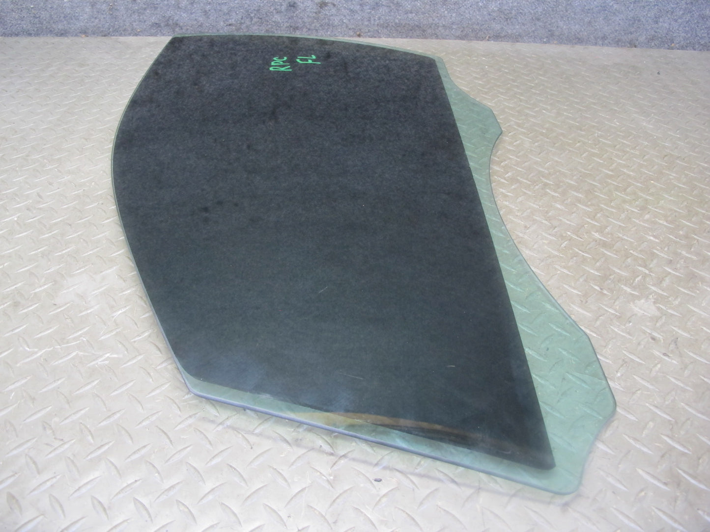 2011-2018 Porsche Cayenne 958 Front Left Driver Side Door Window Glass