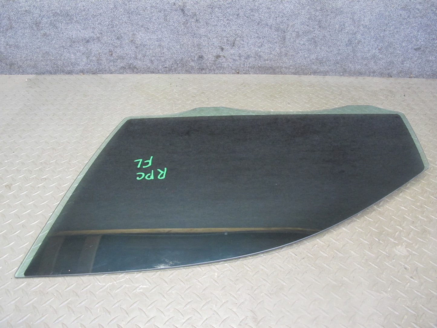 2011-2018 Porsche Cayenne 958 Front Left Driver Side Door Window Glass