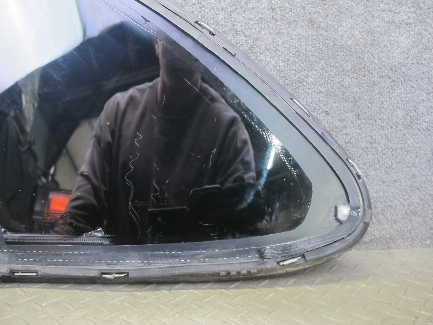 2011-2018 Porsche Cayenne 958 Rear Right Pass Side Quarter Window Glass