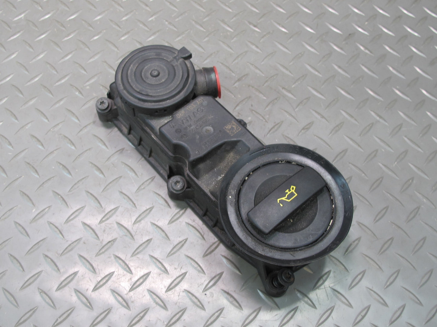17-23 Porsche Panamera 971 2.9L Engine Cylinder Head Oil Filler Cap Separator