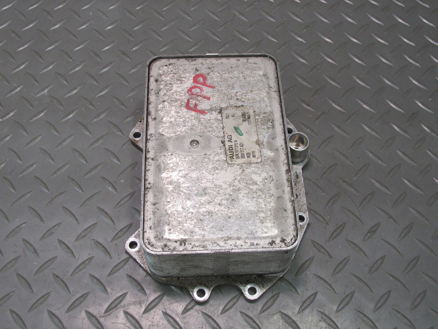 17-23 Porsche Panamera 971 2.9L Engine Oil Cooler Heat Exchanger 06M117015N