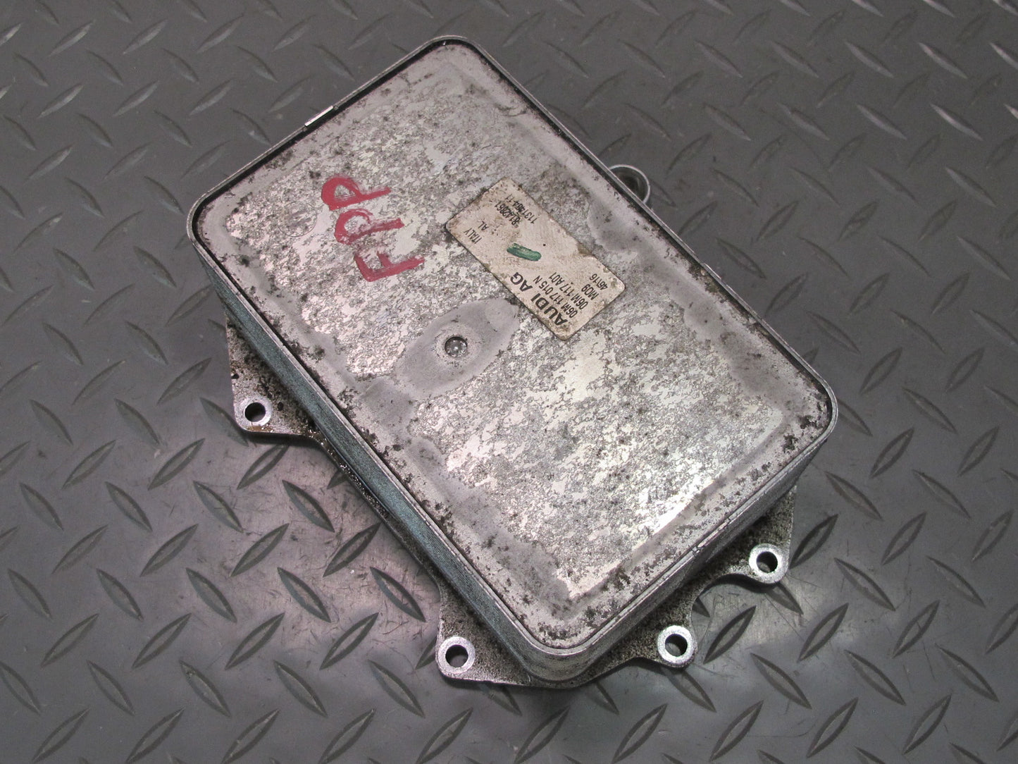 17-23 Porsche Panamera 971 2.9L Engine Oil Cooler Heat Exchanger 06M117015N