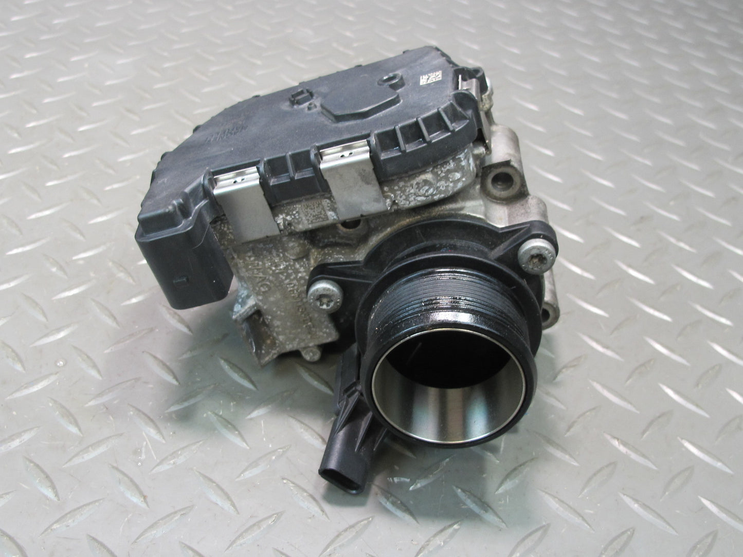 17-23 Porsche Panamera 971 2.9L Engine Motor Left Throttle Body 06M133062J