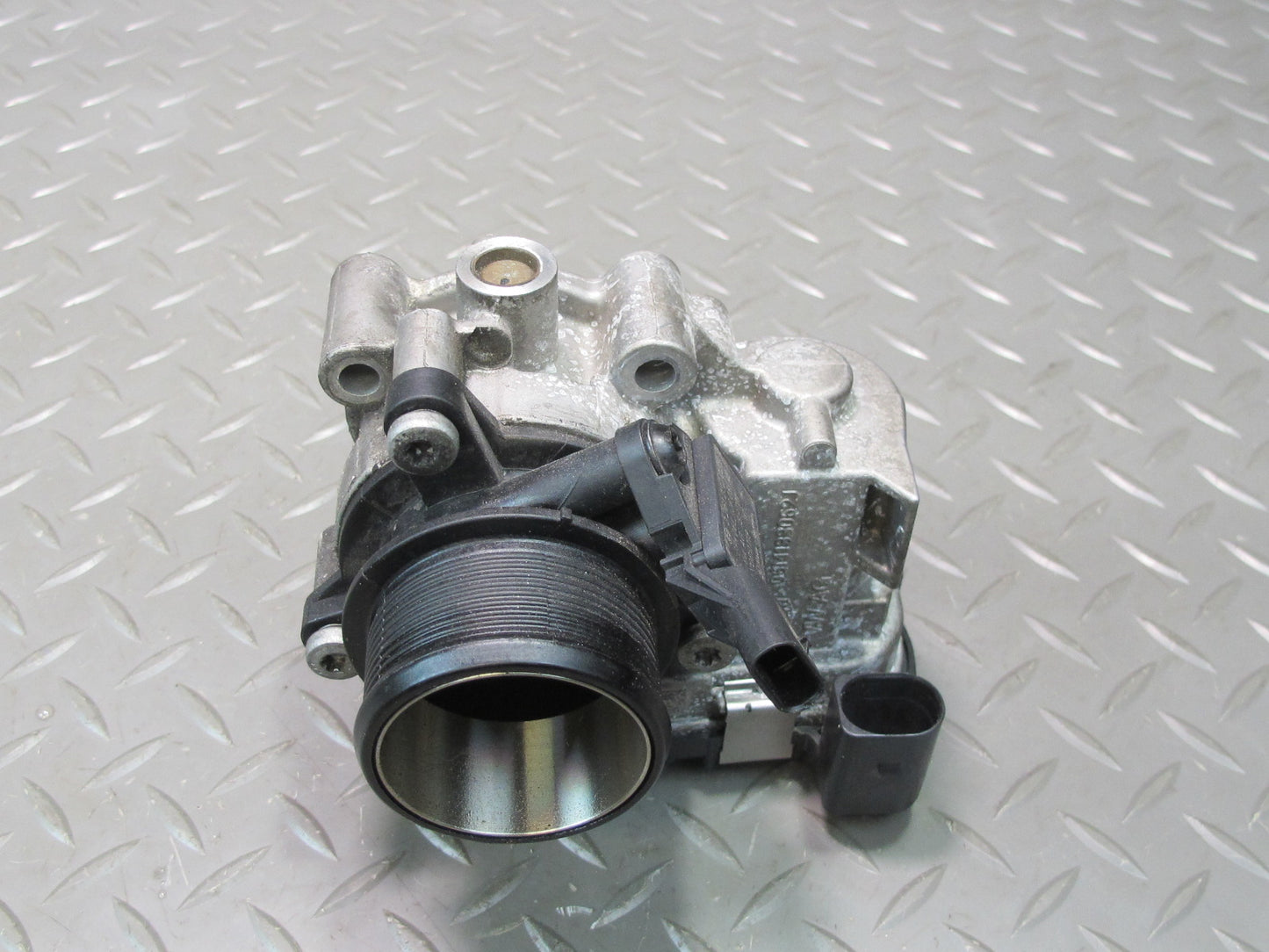 17-23 Porsche Panamera 971 2.9L Engine Motor Left Throttle Body 06M133062J