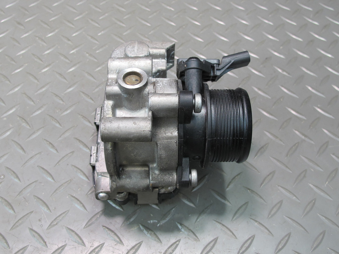 17-23 Porsche Panamera 971 2.9L Engine Motor Left Throttle Body 06M133062J