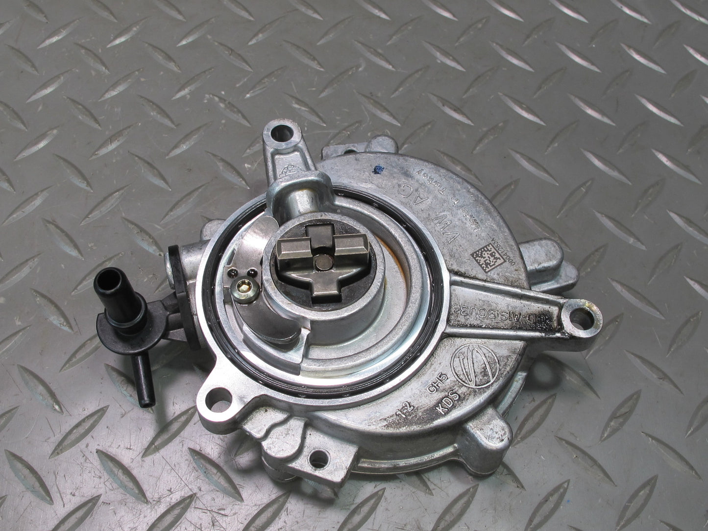 17-23 Porsche Panamera 971 2.9L Engine Motor Vacuum Pump 06M145100L