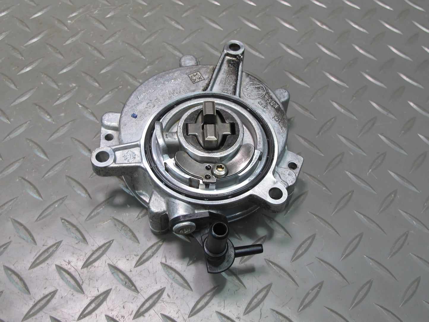 17-23 Porsche Panamera 971 2.9L Engine Motor Vacuum Pump 06M145100L