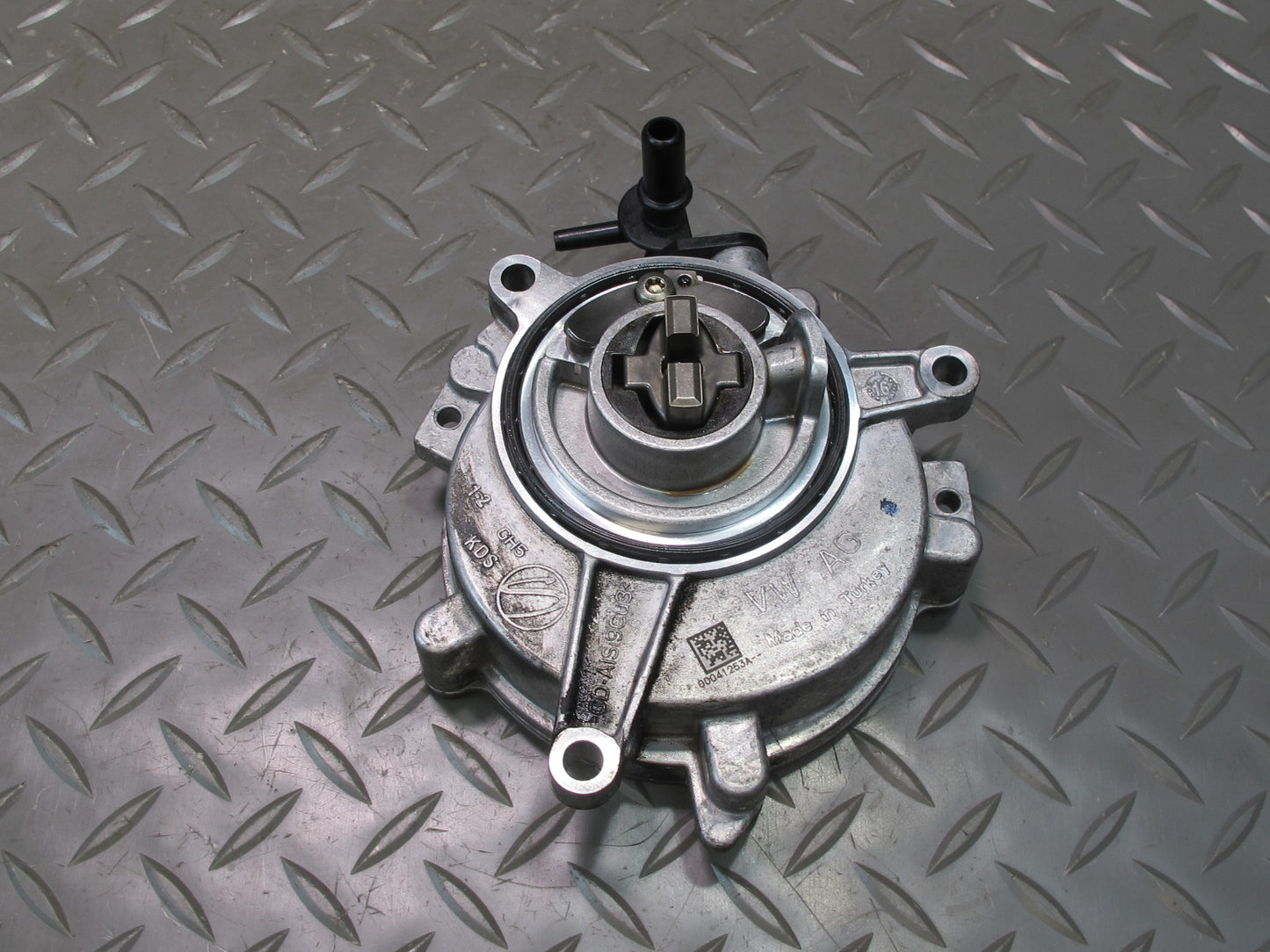 17-23 Porsche Panamera 971 2.9L Engine Motor Vacuum Pump 06M145100L