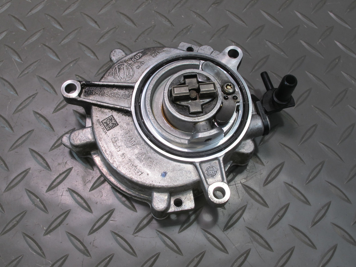 17-23 Porsche Panamera 971 2.9L Engine Motor Vacuum Pump 06M145100L